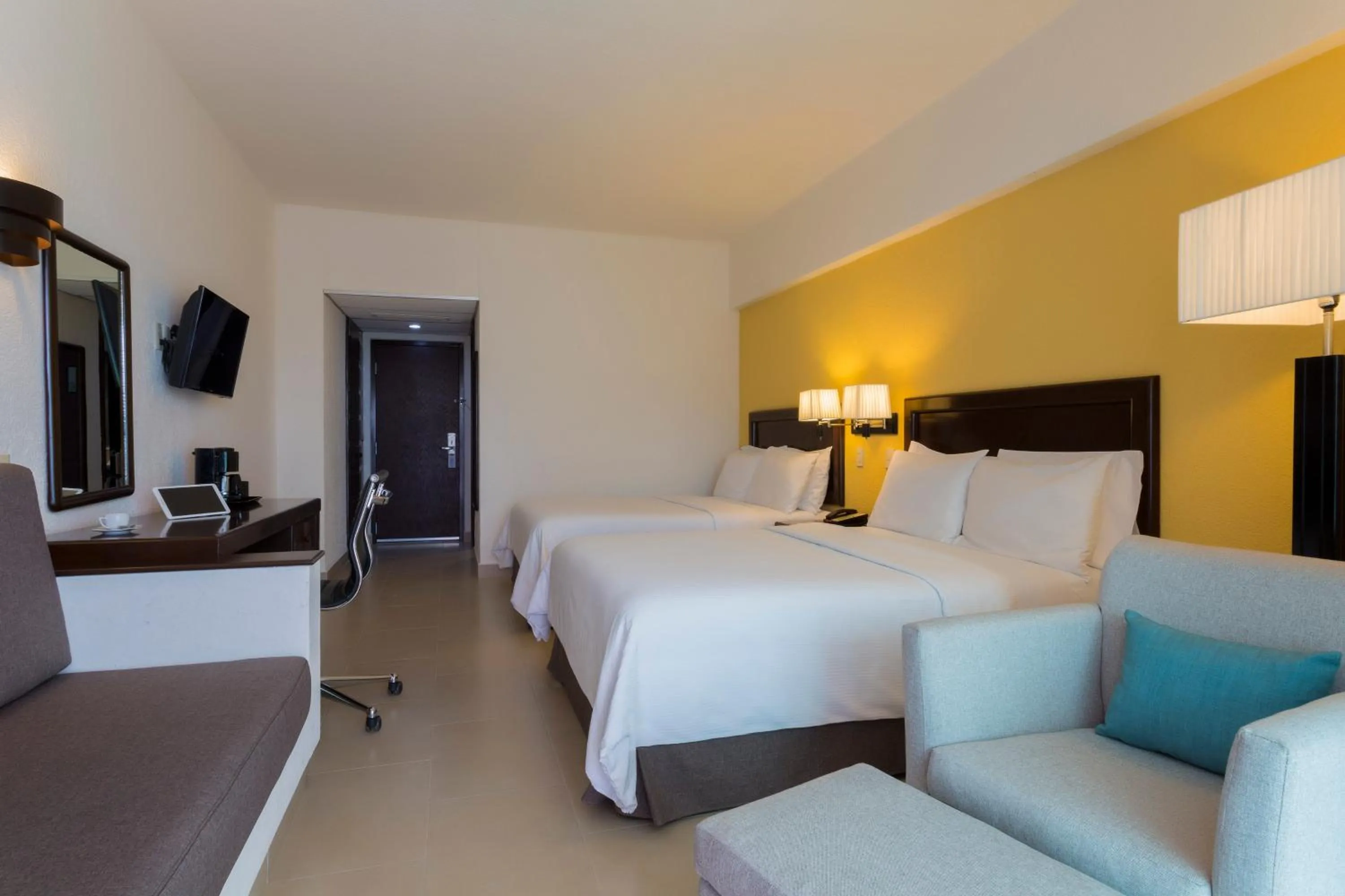 Photo of the whole room in Gamma Campeche Malecon