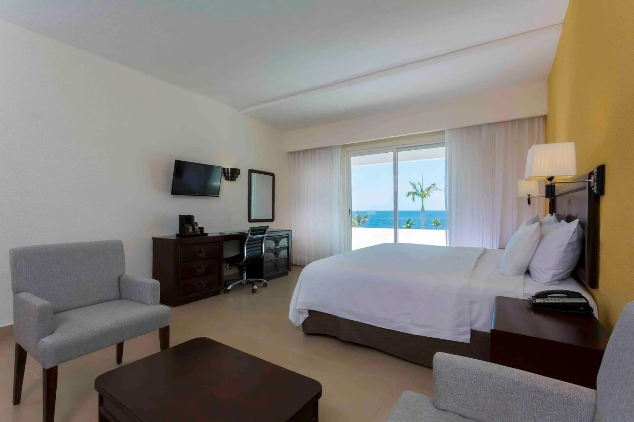 Bedroom in Gamma Campeche Malecon