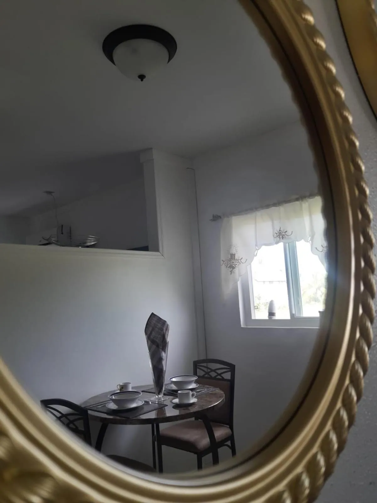 Dining area in BELL At The Airport Suites Adults Only - Free Airport Transportation