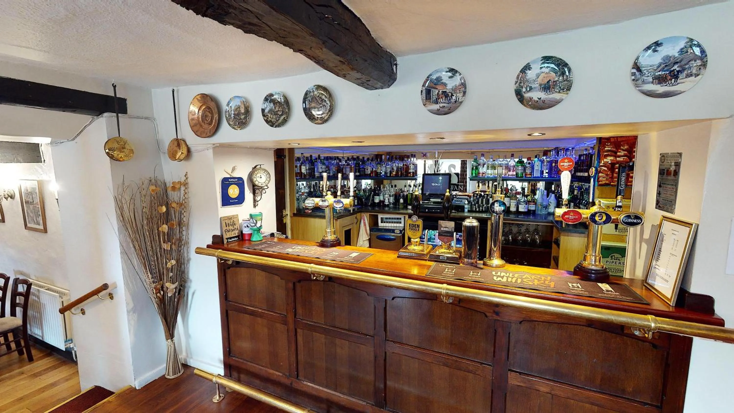 Lounge or bar in Black Swan