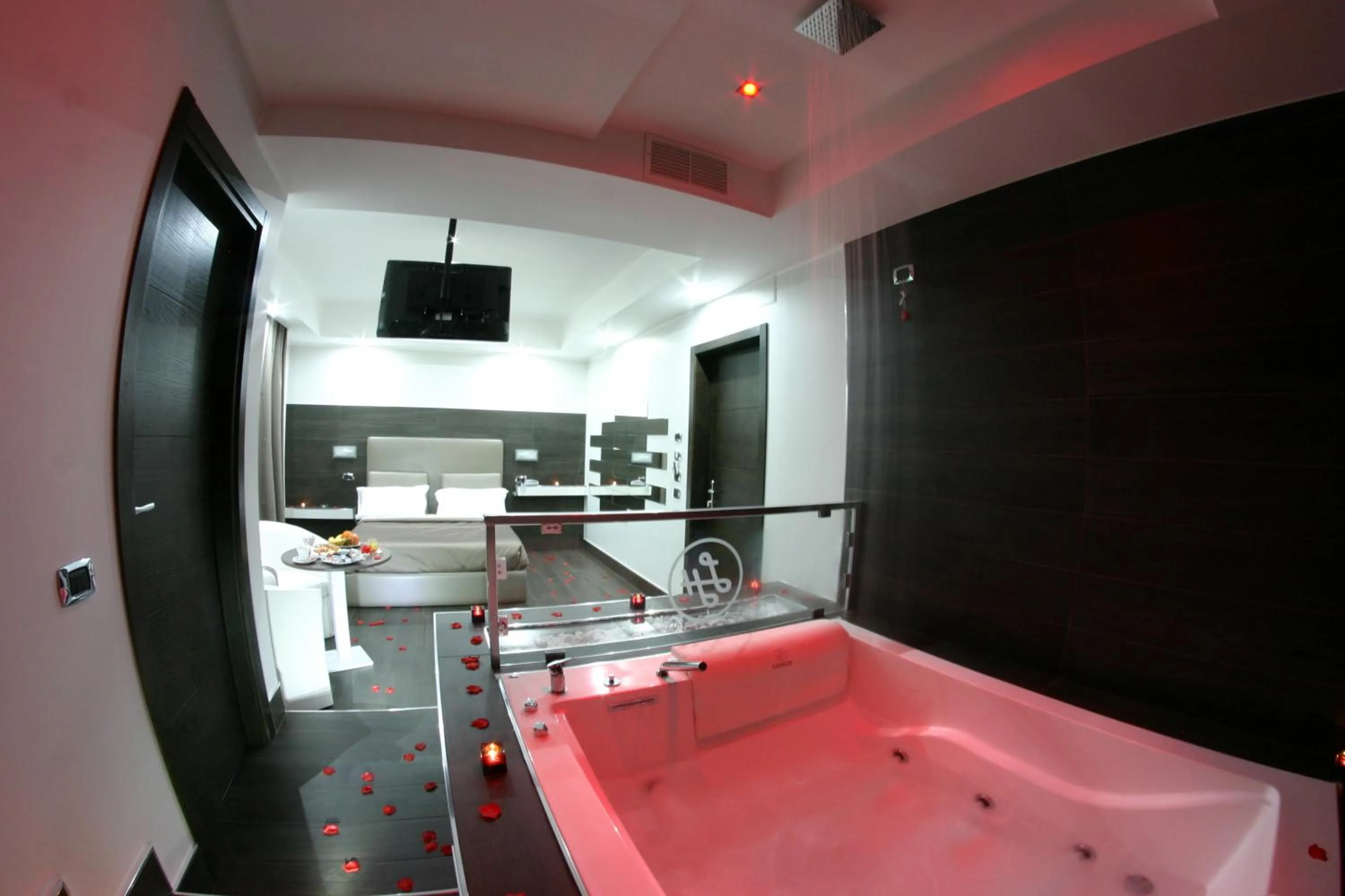 Photo of the whole room in Hotel Luxor