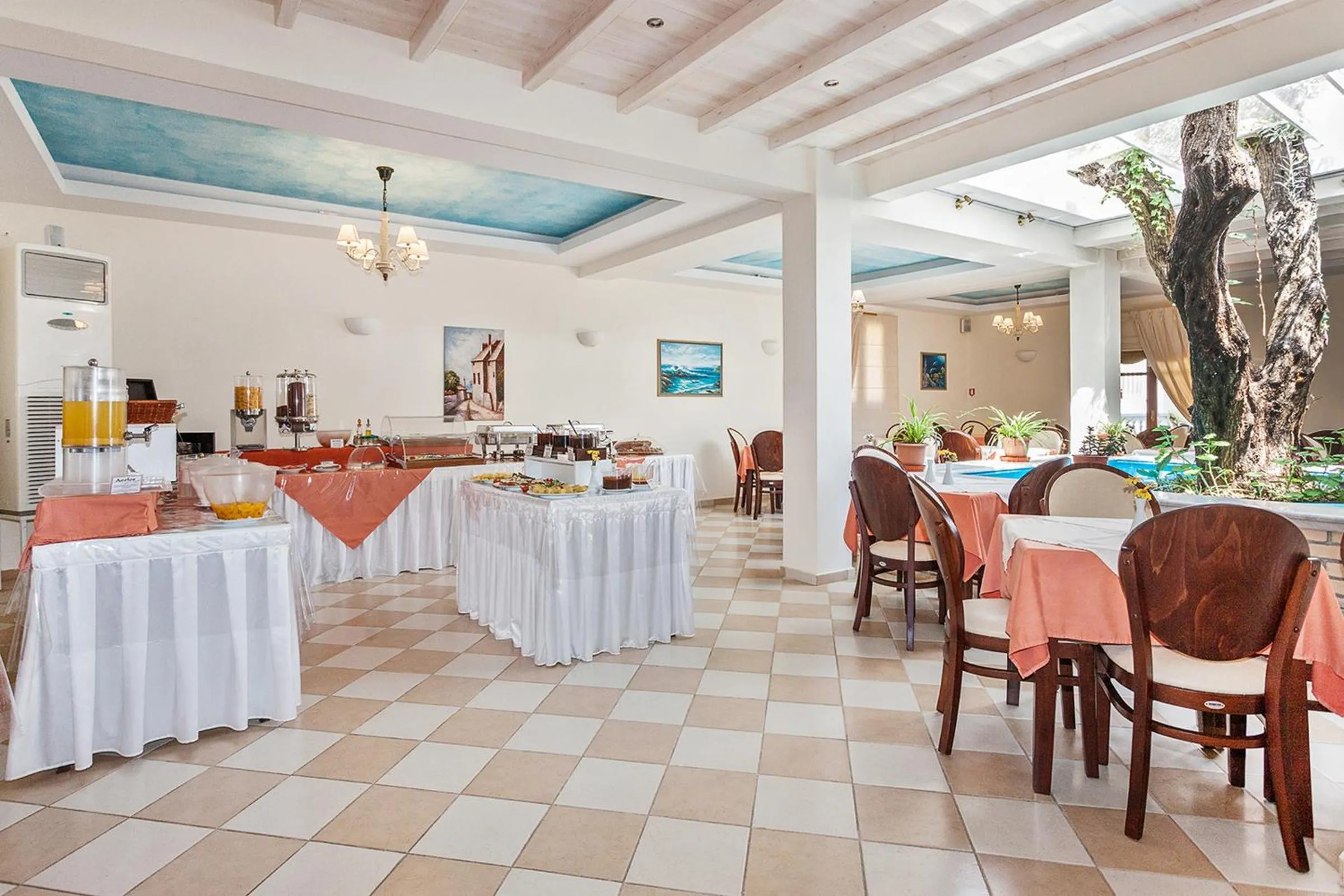 Restaurant/places to eat in Aeolos Hotel