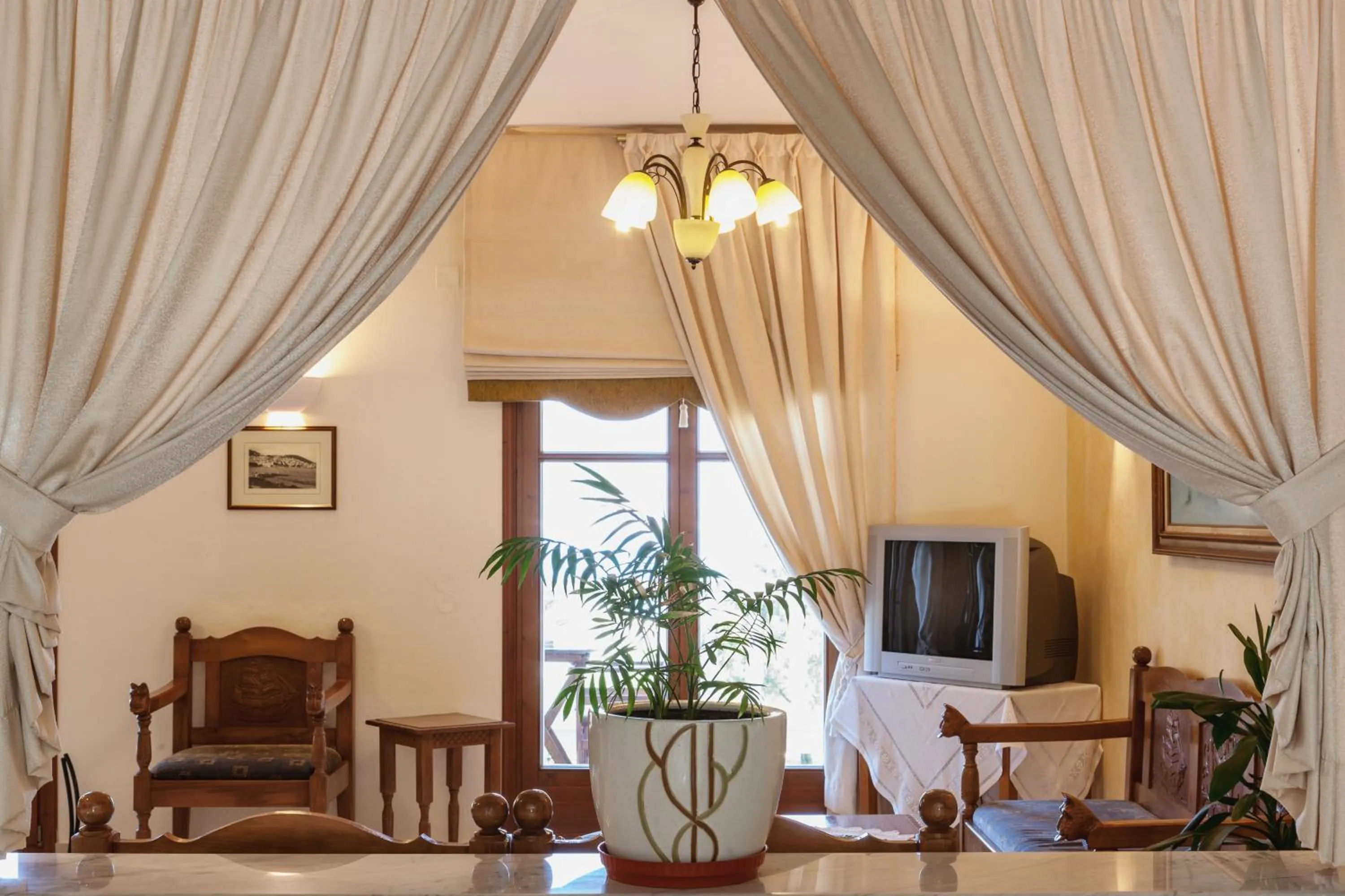 Library in Aeolos Hotel