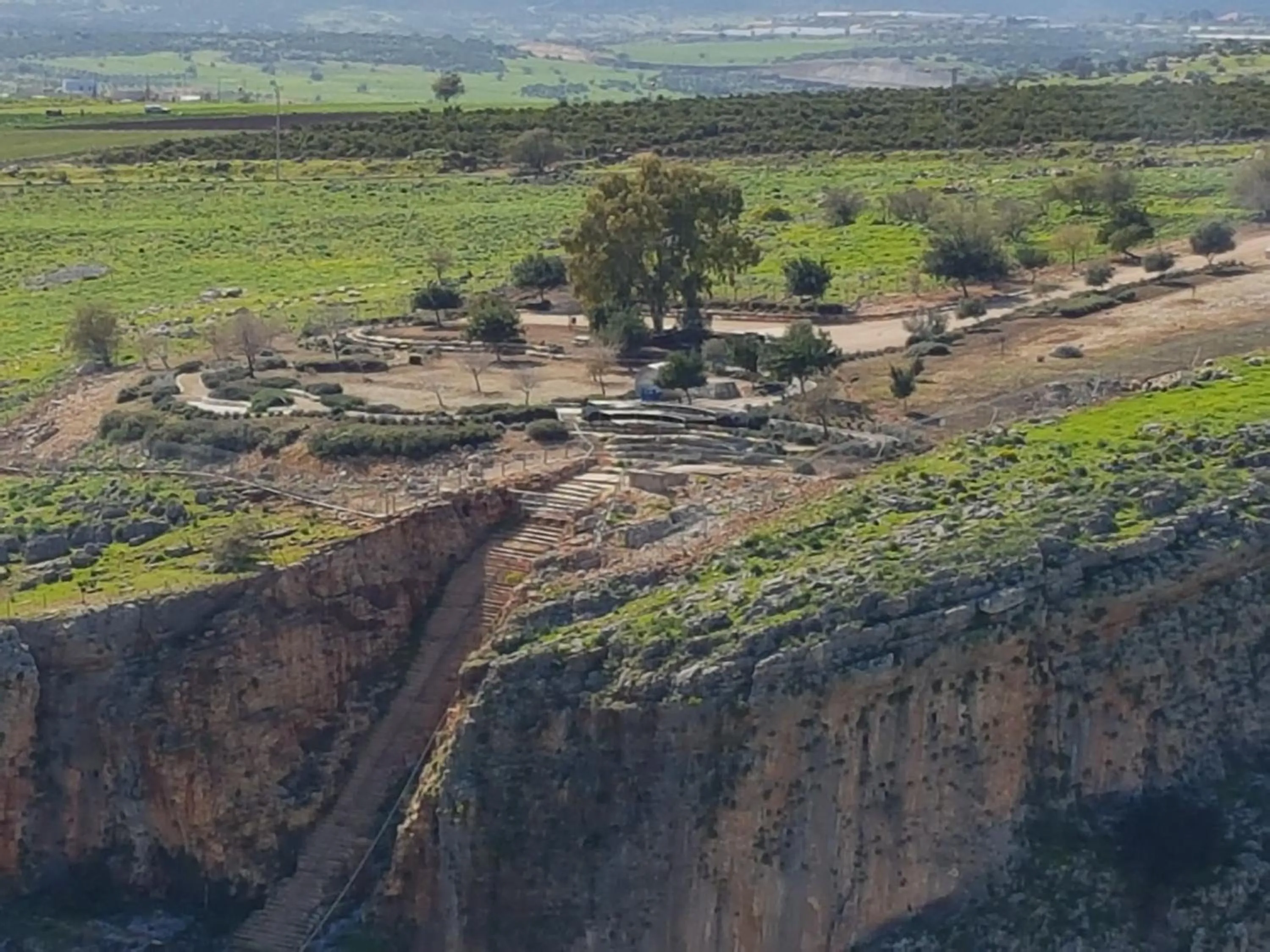 Hiking in Betzel Ha'Ella