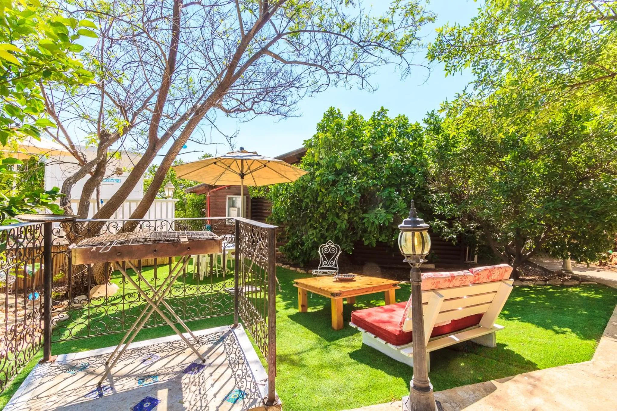 Garden in Betzel Ha'Ella