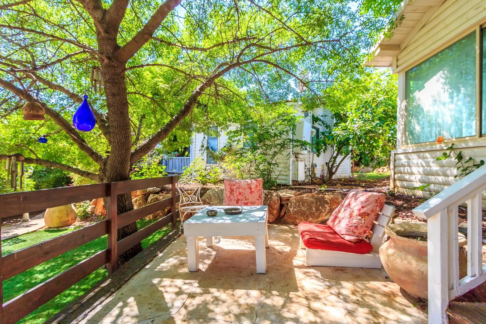 Patio in Betzel Ha'Ella