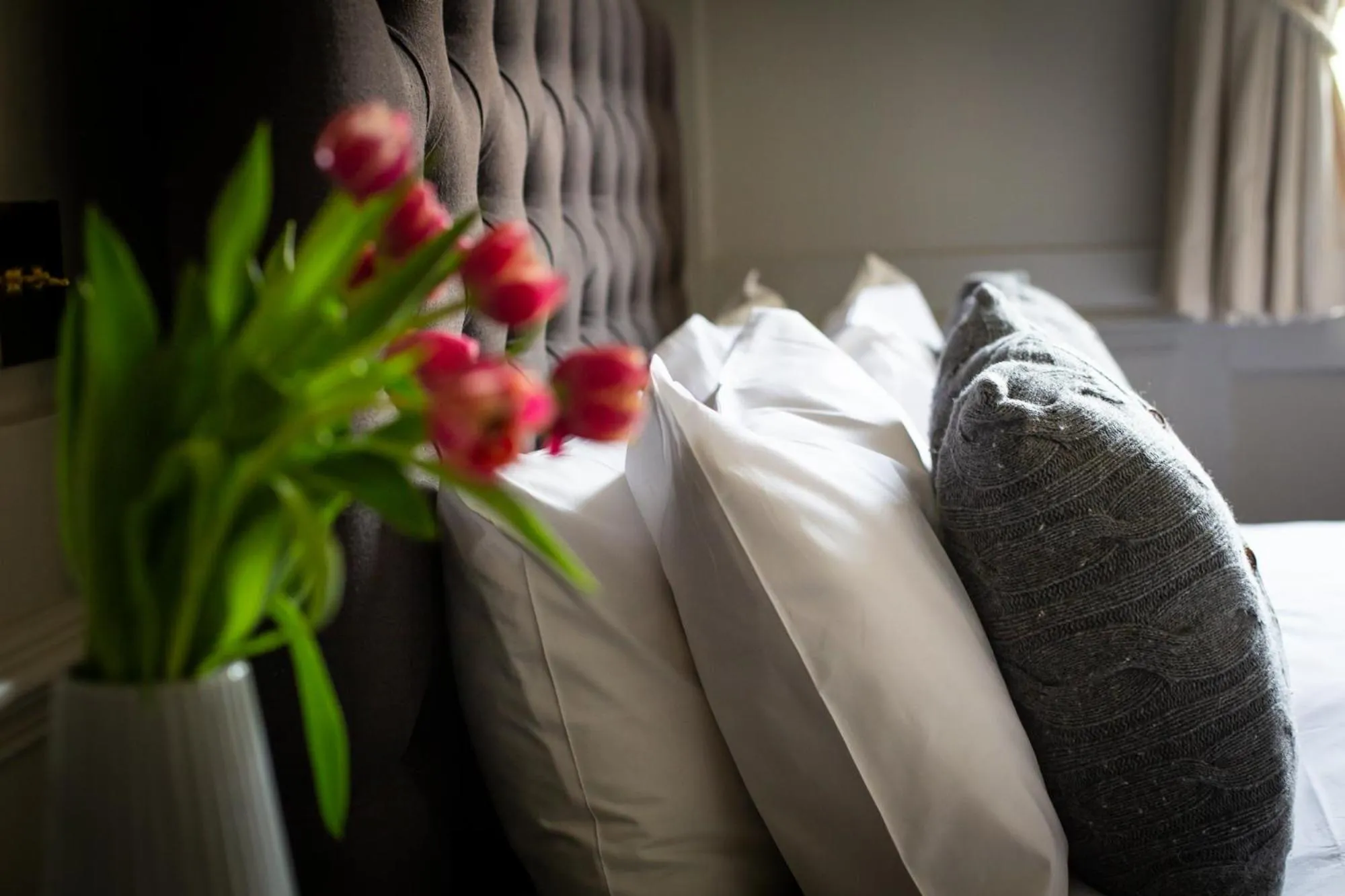 Bedroom, Bed in The Running Horses