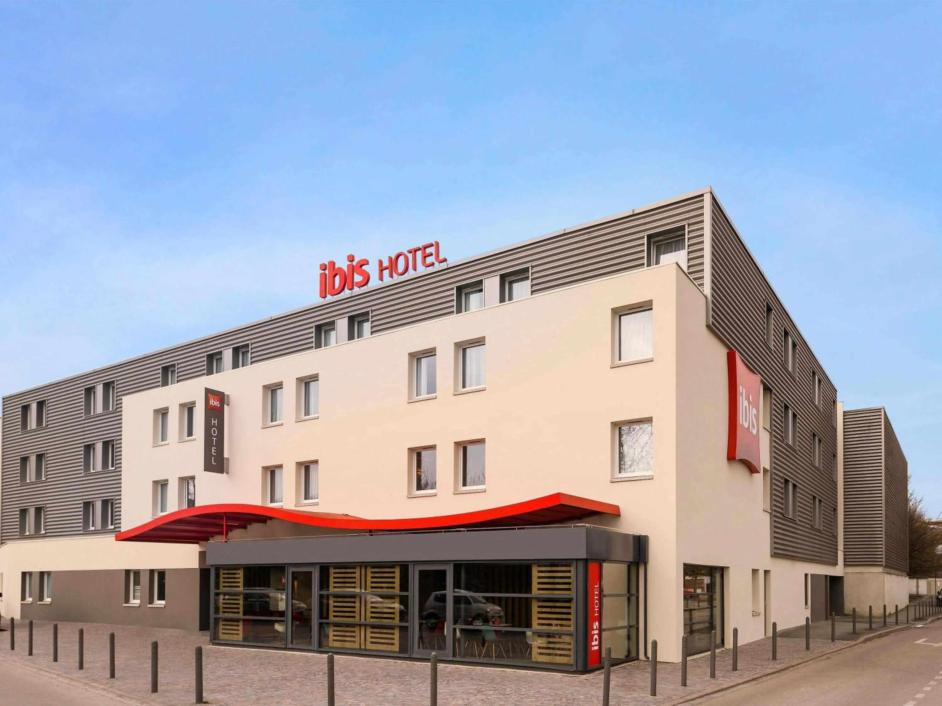 Property building in ibis Troyes Centre