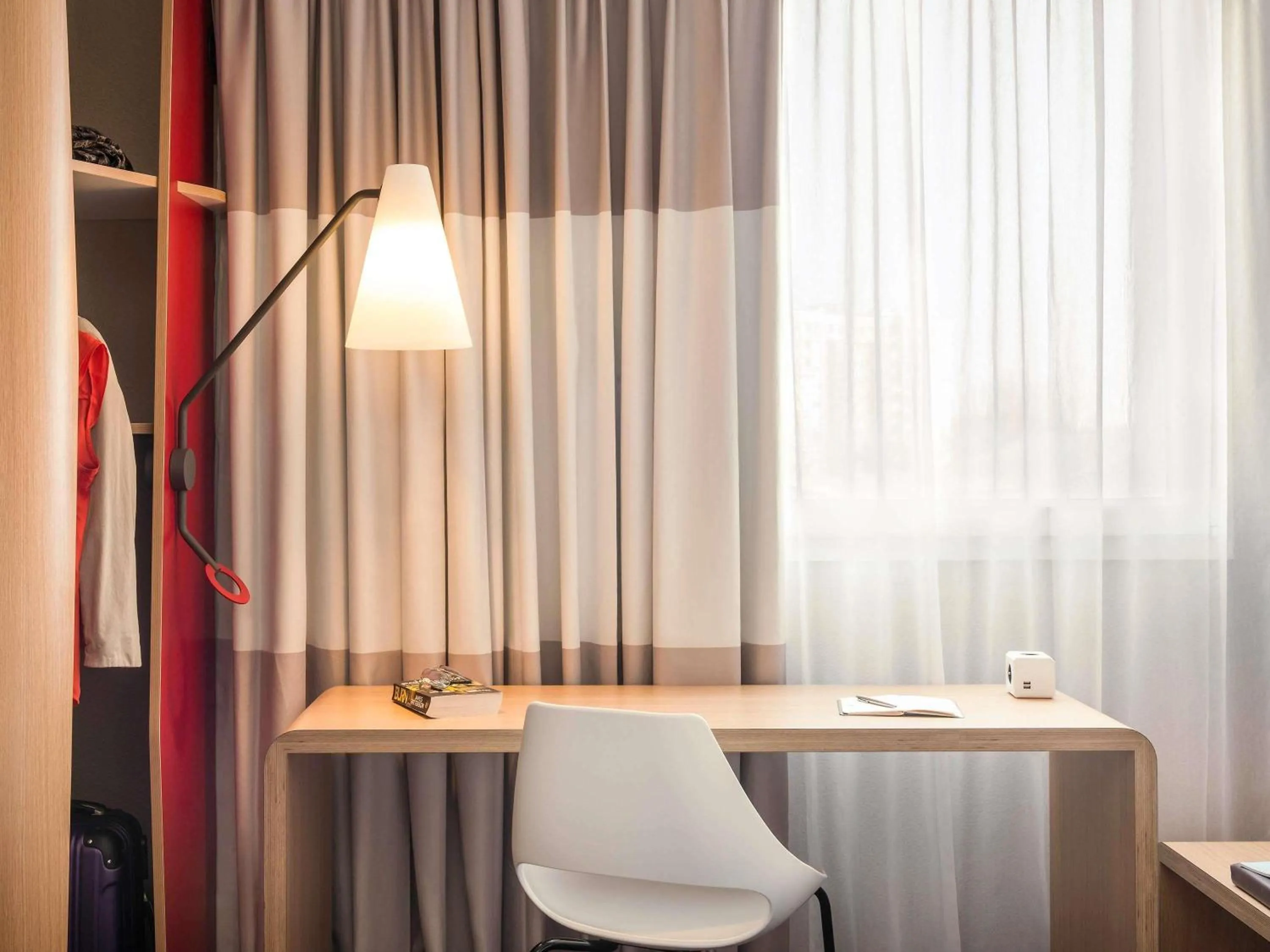 Bedroom in ibis Troyes Centre