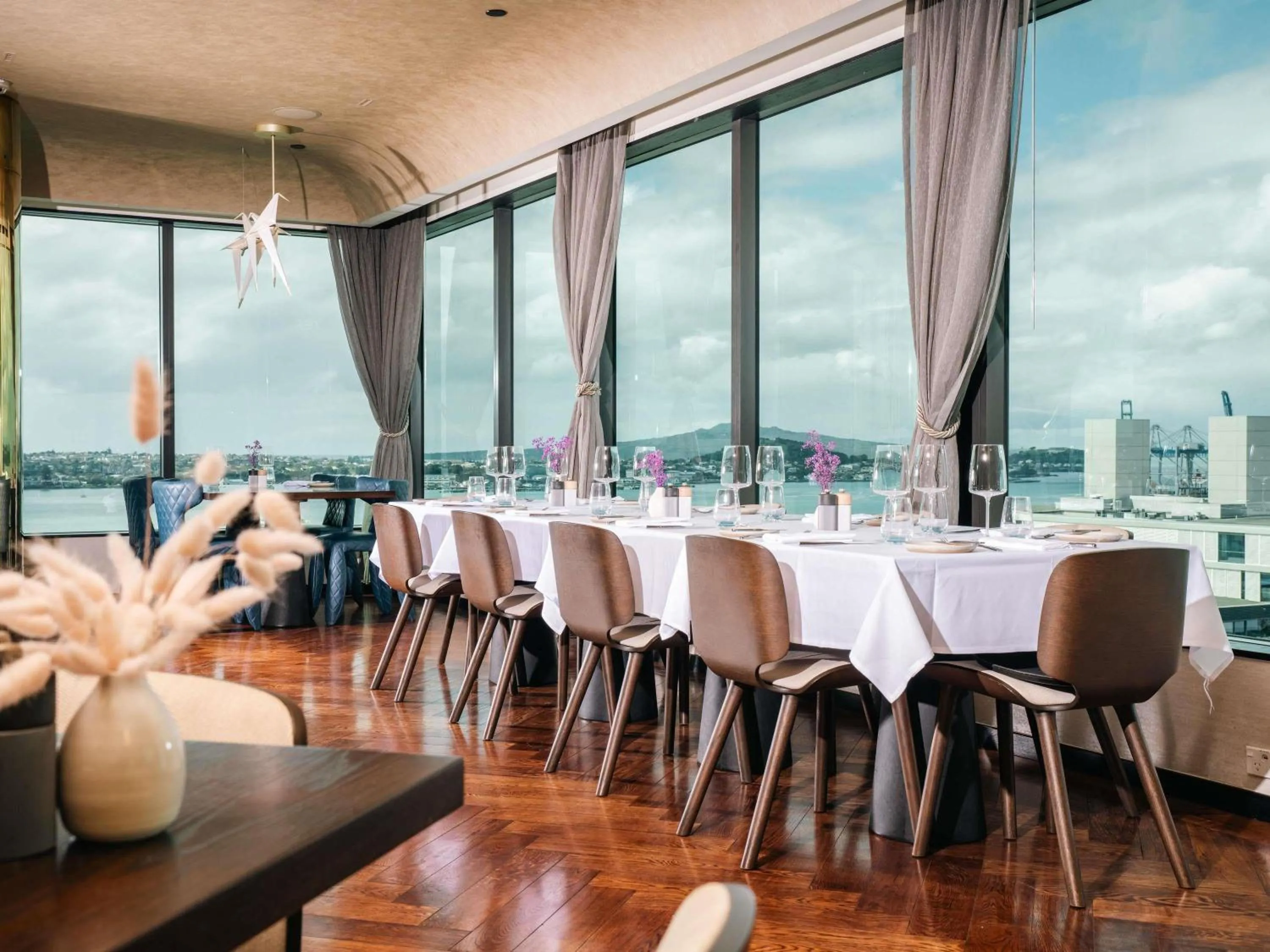 Restaurant/places to eat in SO/ Auckland