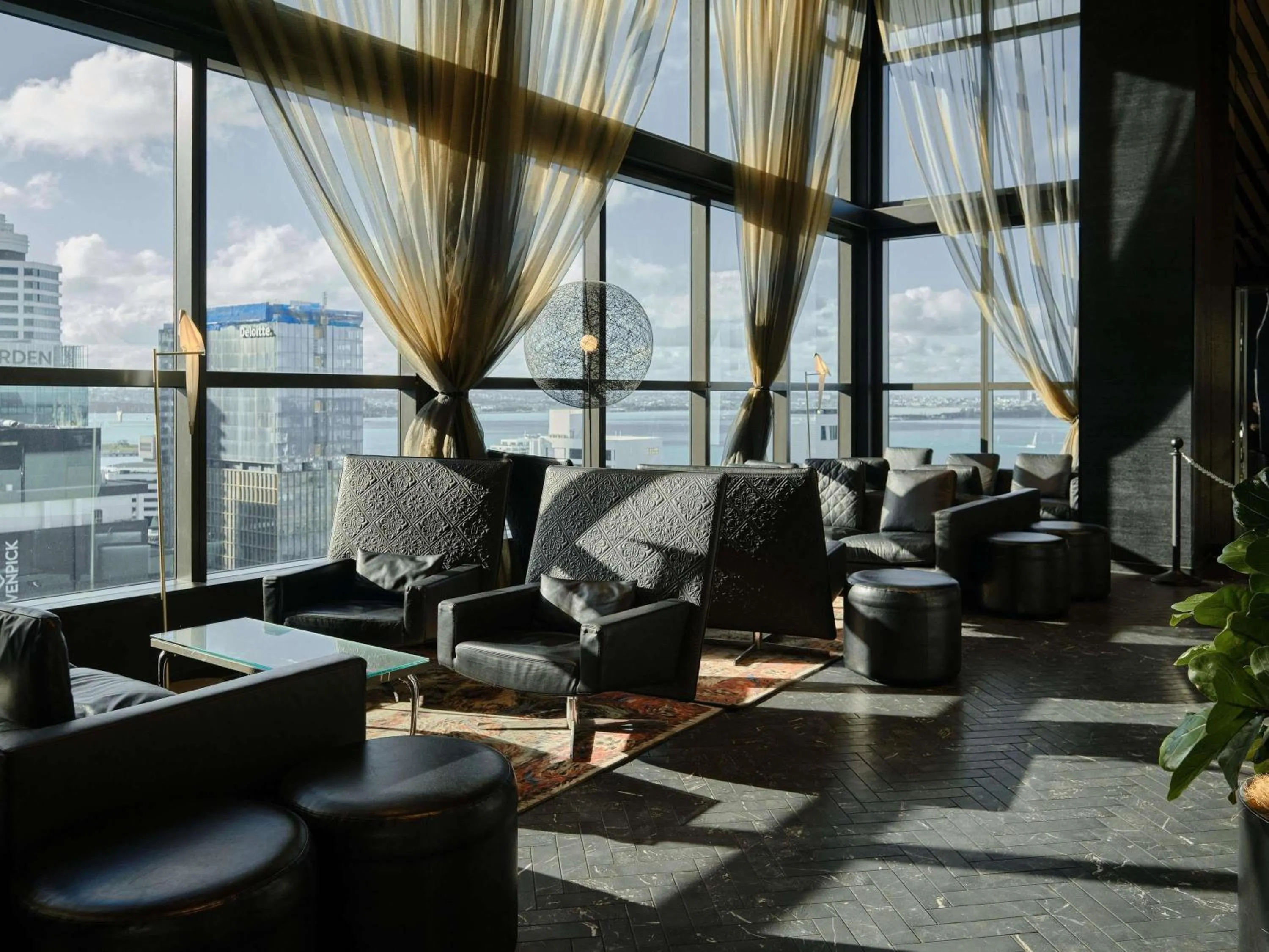 Lounge or bar in SO/ Auckland