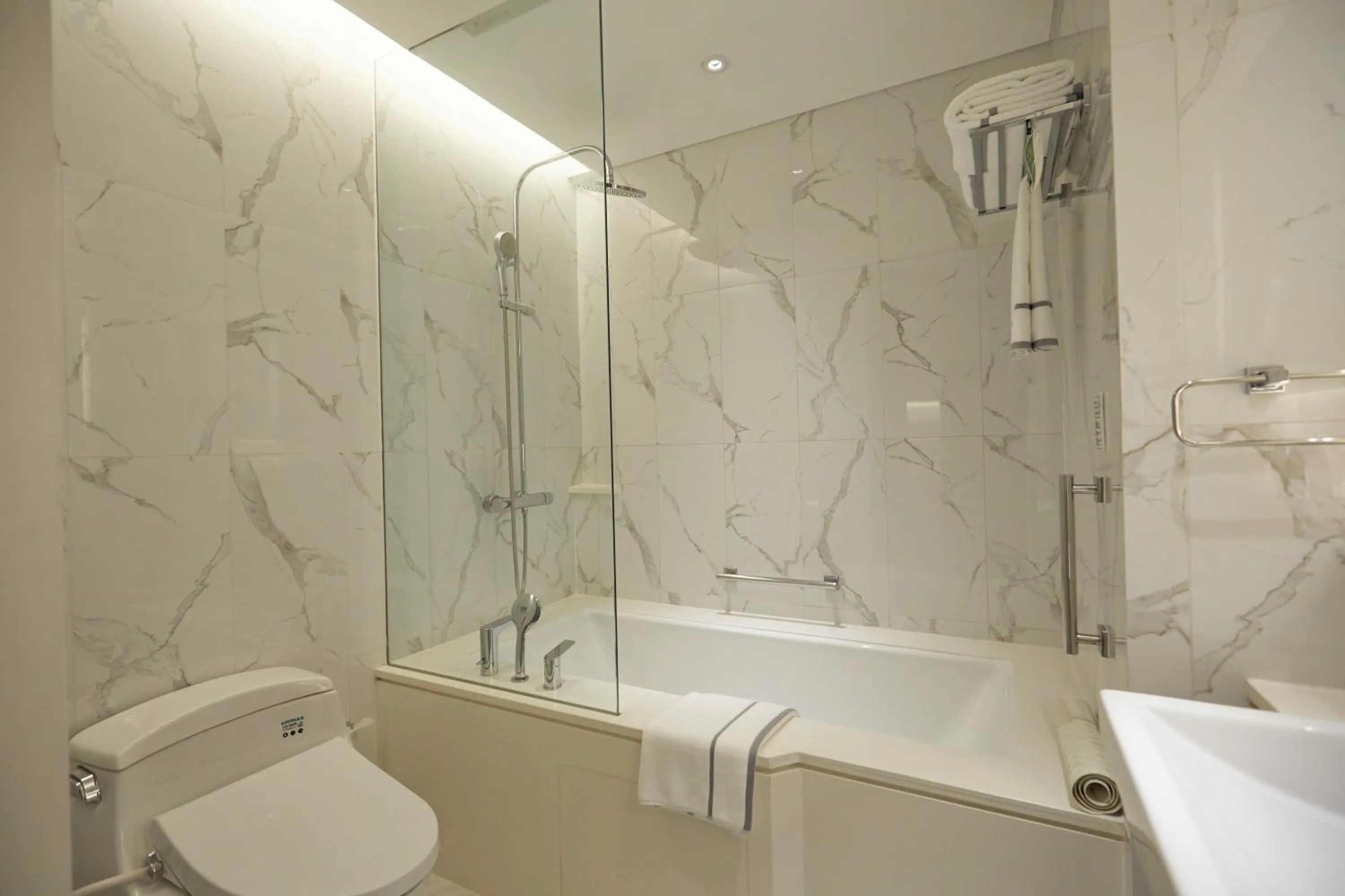 Bath in Somerset Maison Asoke Bangkok