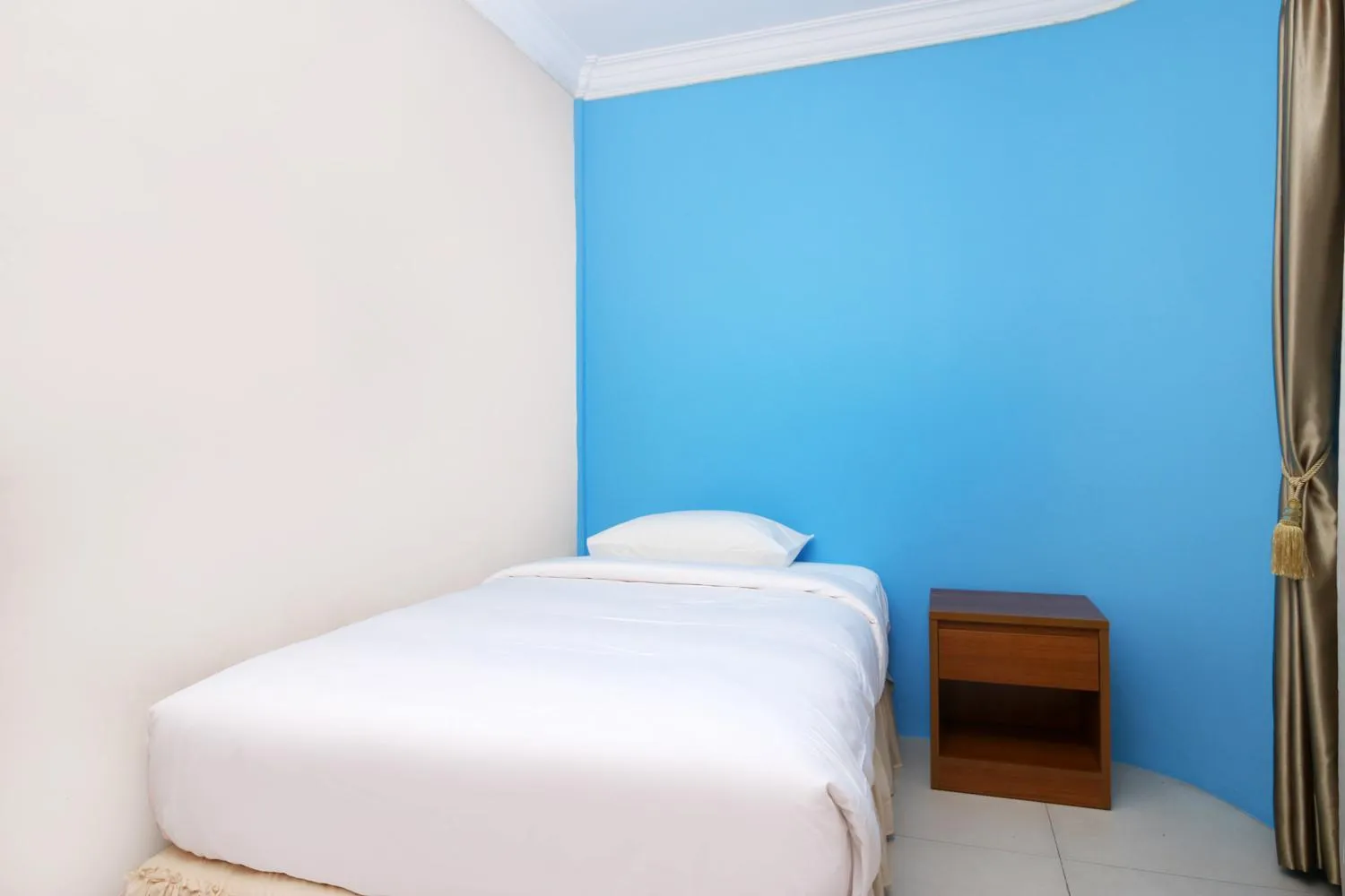 Bedroom, Bed in Safina Inn Syariah Sekupang Batam