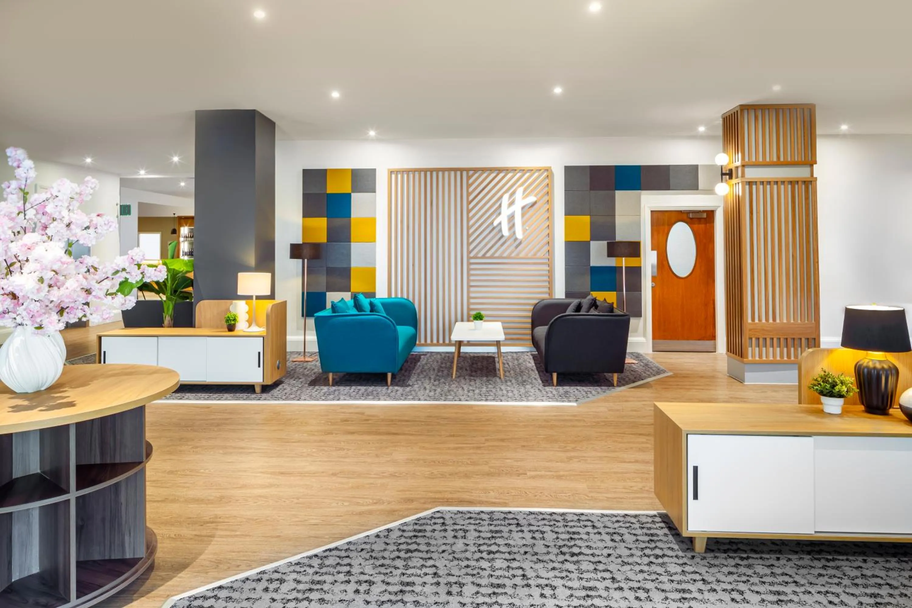 Lobby or reception in Holiday Inn Leicester City by IHG
