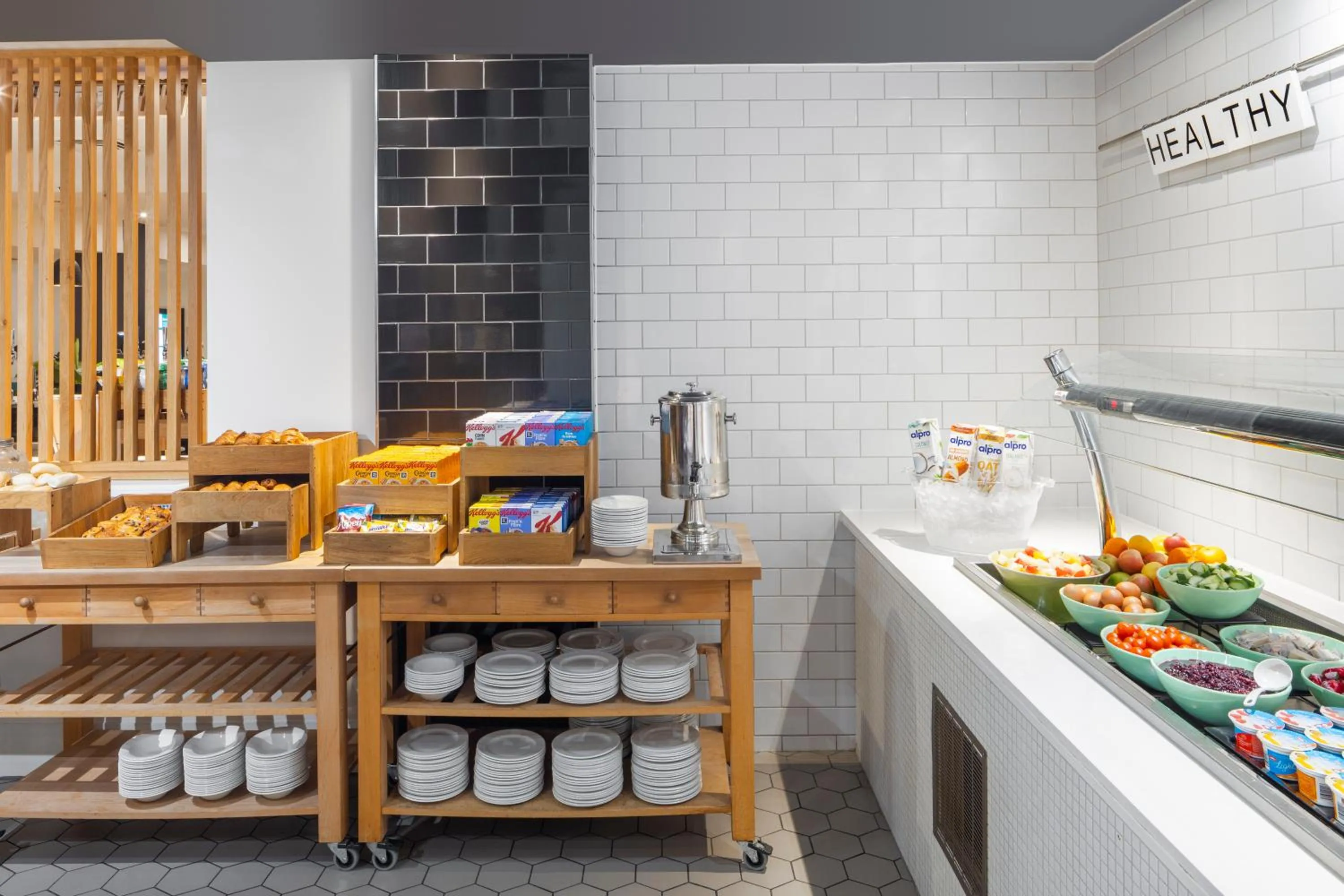 Breakfast in Holiday Inn Leicester City by IHG