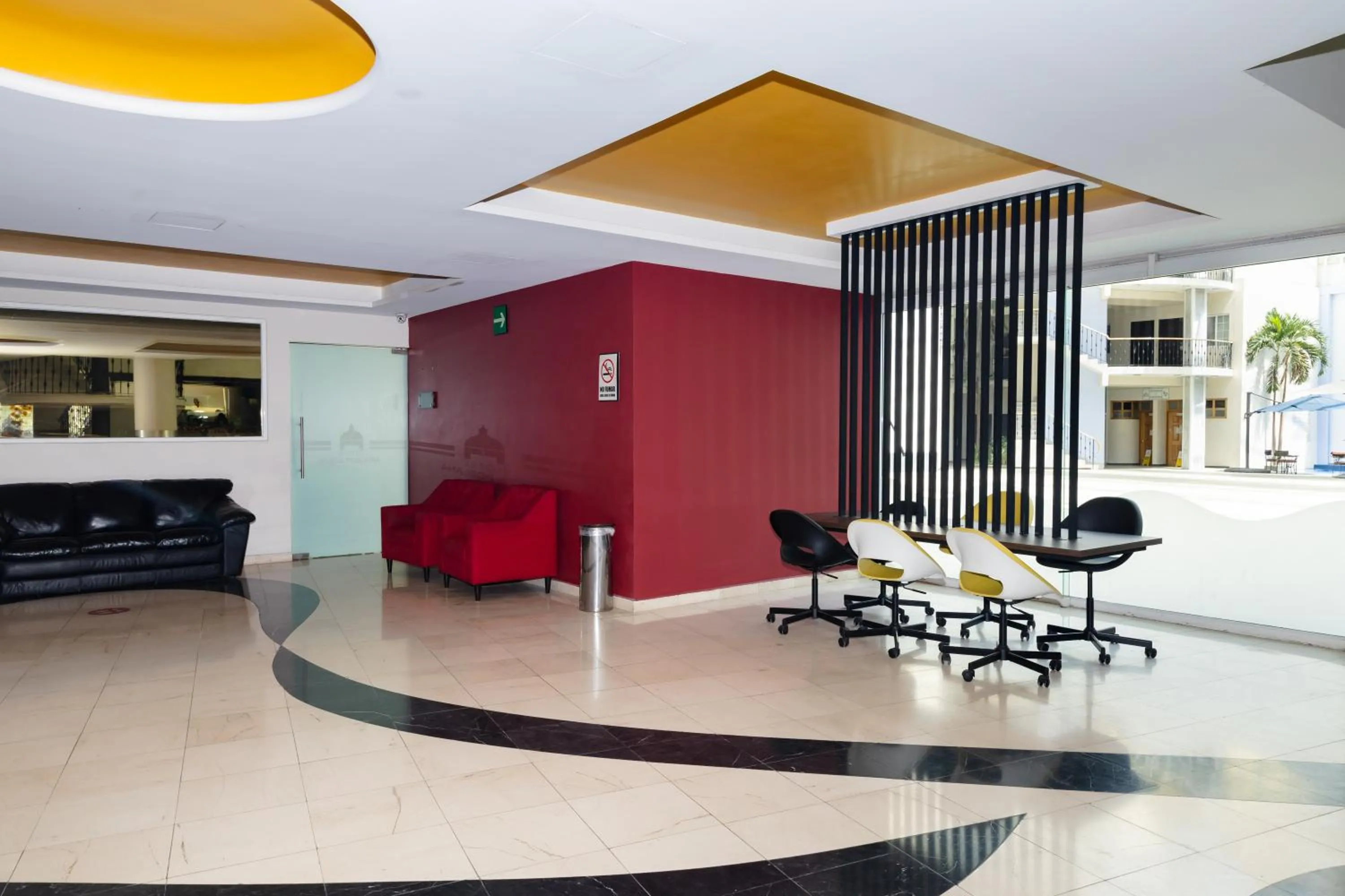 Lobby or reception in Plaza Poblana