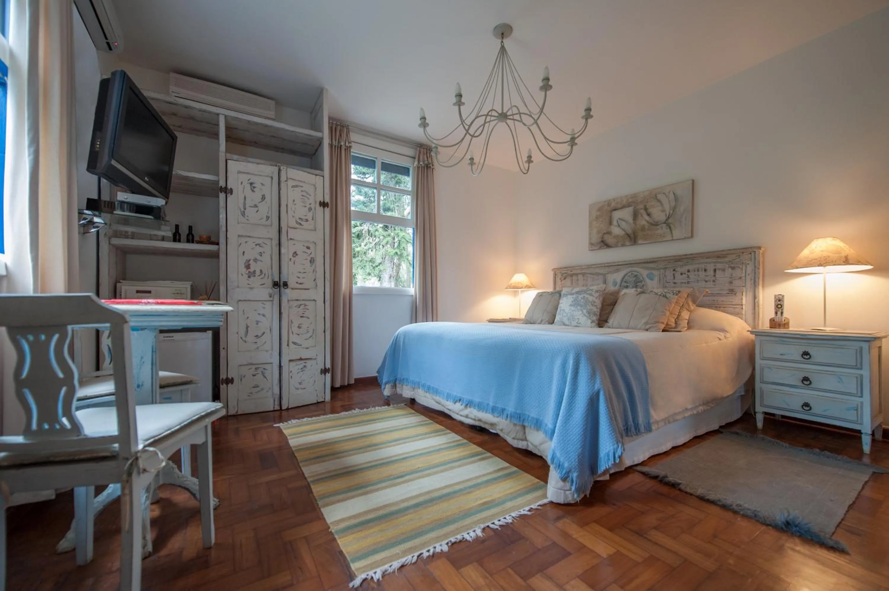 Photo of the whole room, Bed in Quinta da Paz Resort