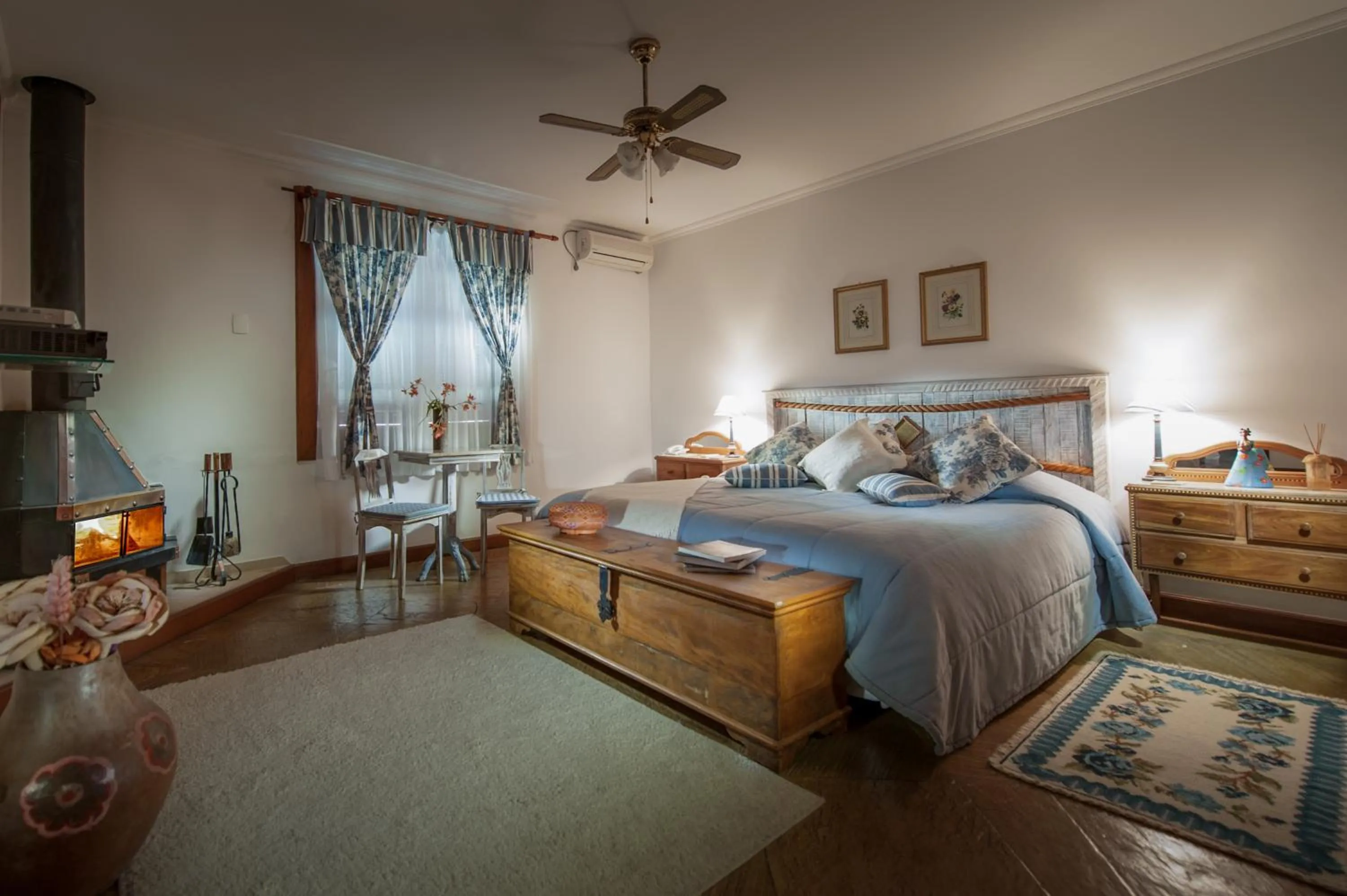 Photo of the whole room, Bed in Quinta da Paz Resort