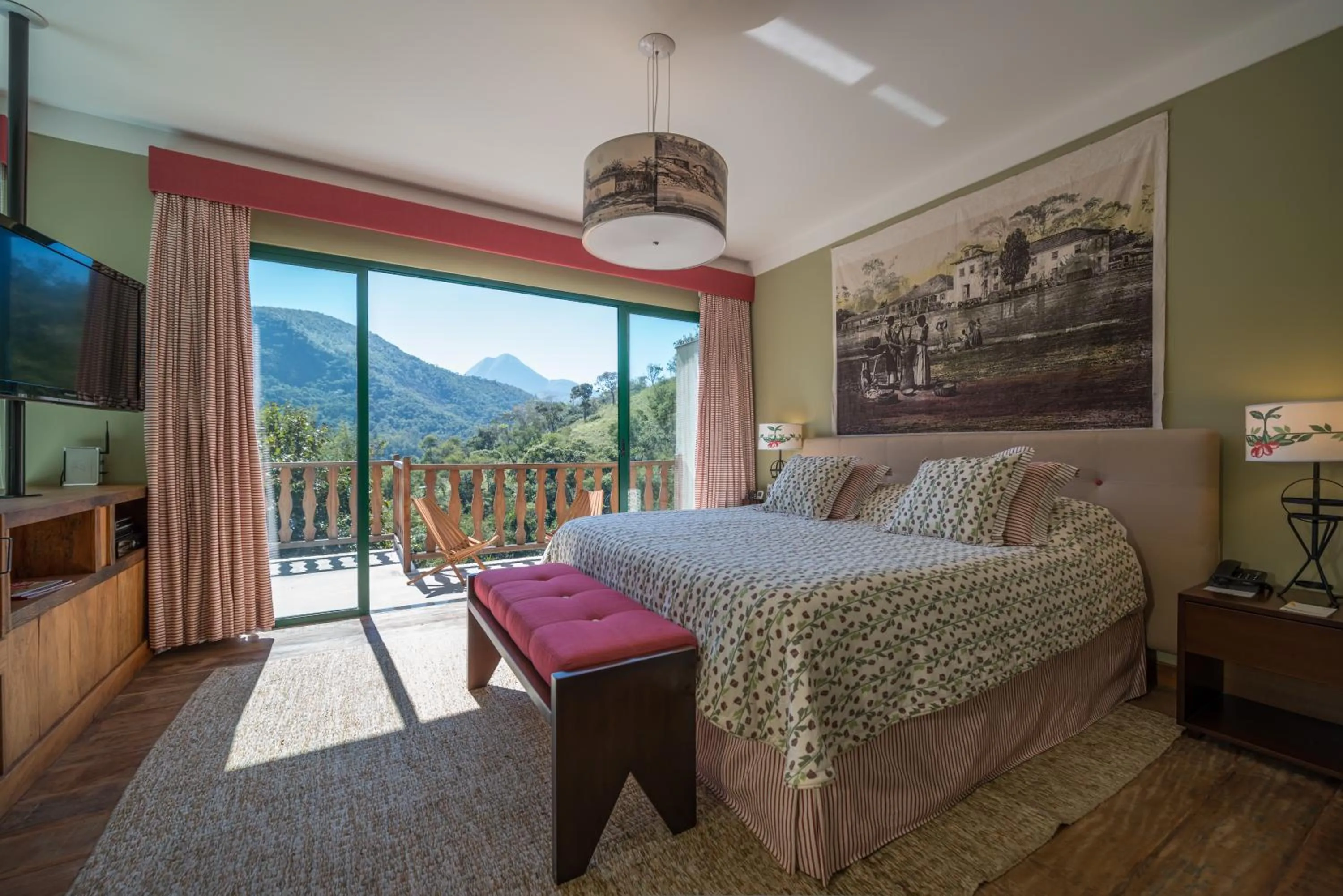 Photo of the whole room, Bed in Quinta da Paz Resort