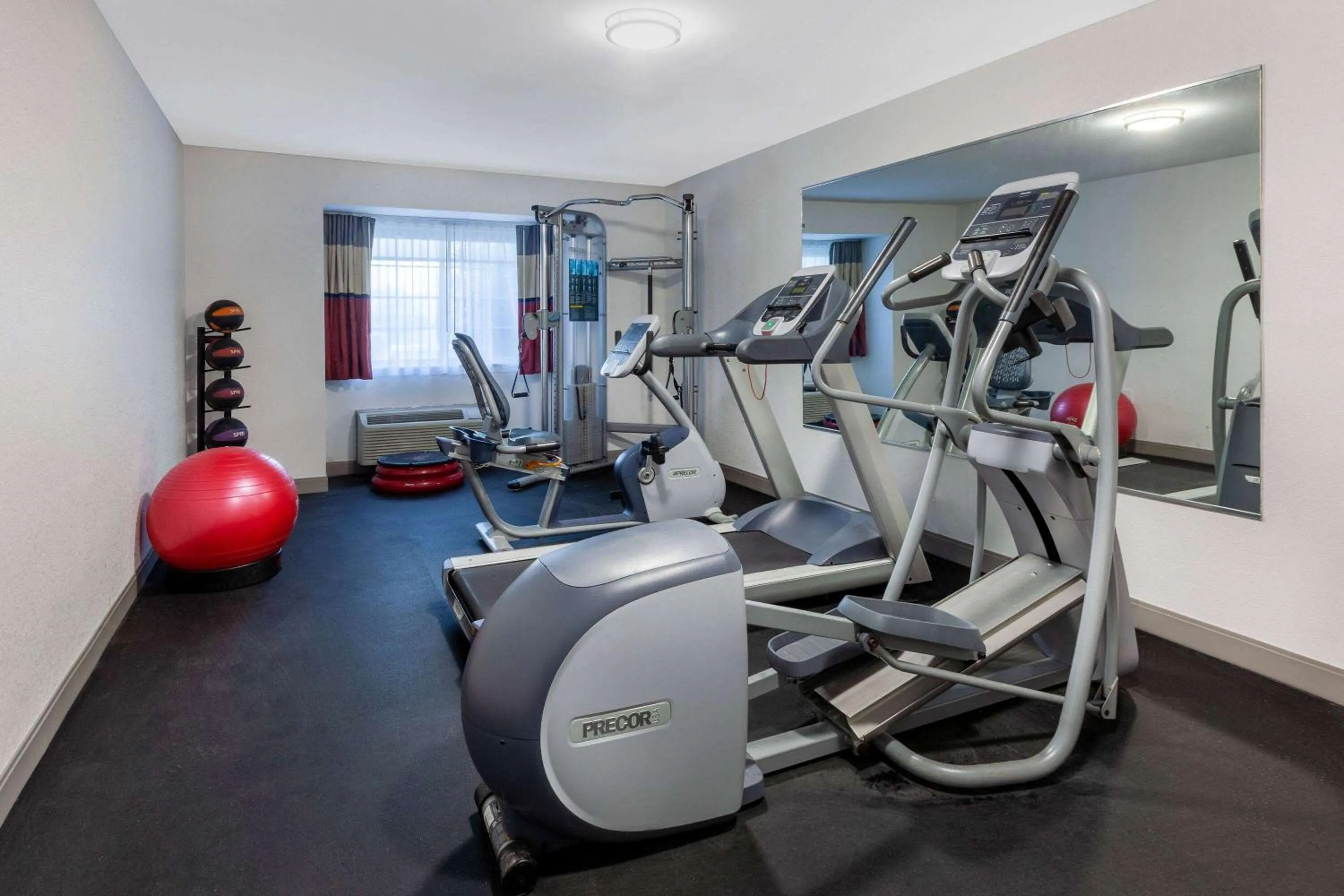 Fitness centre/facilities in Microtel Inn & Suites by Wyndham Sunbury - Columbus North