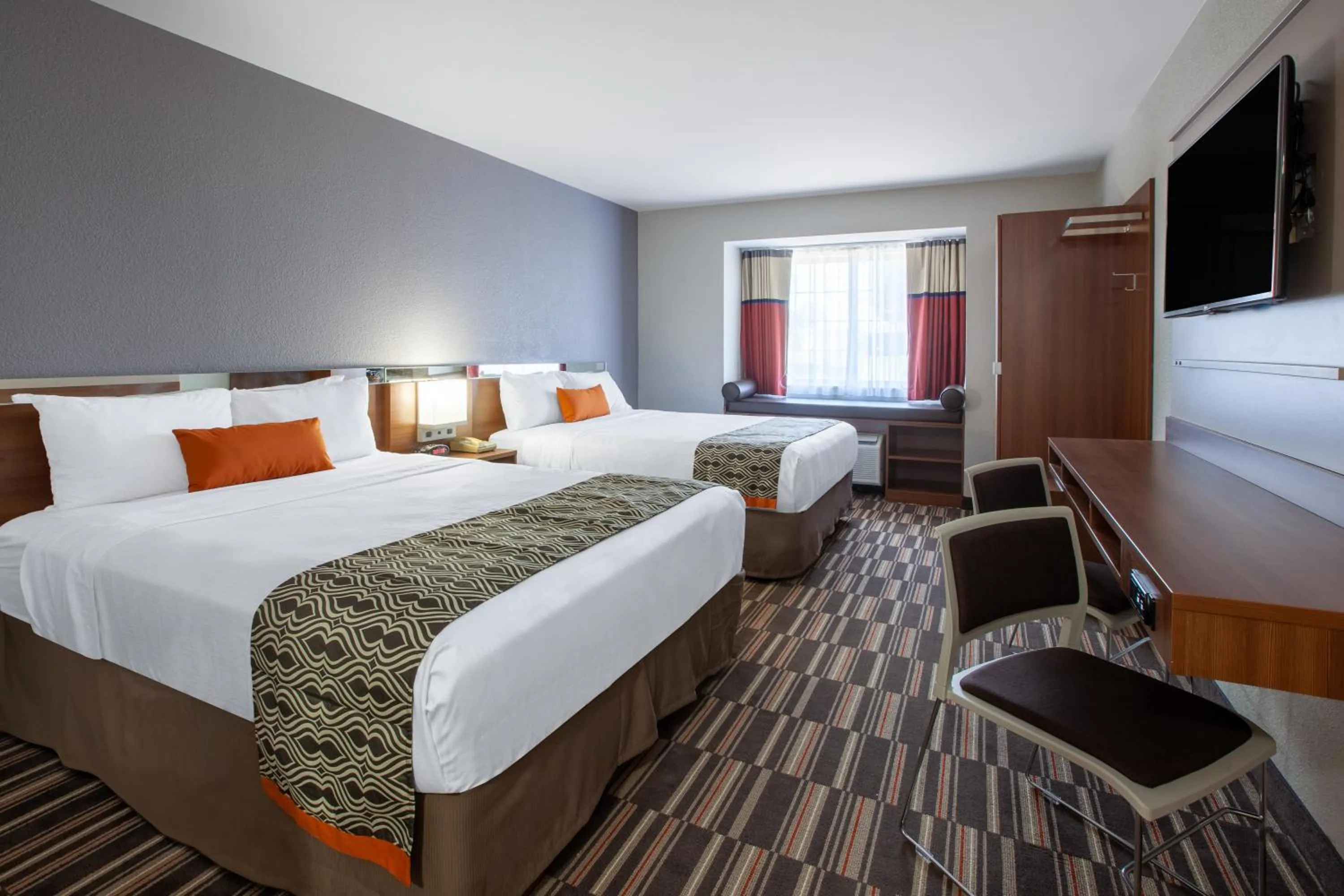 Photo of the whole room, Bed in Microtel Inn & Suites by Wyndham Sunbury - Columbus North