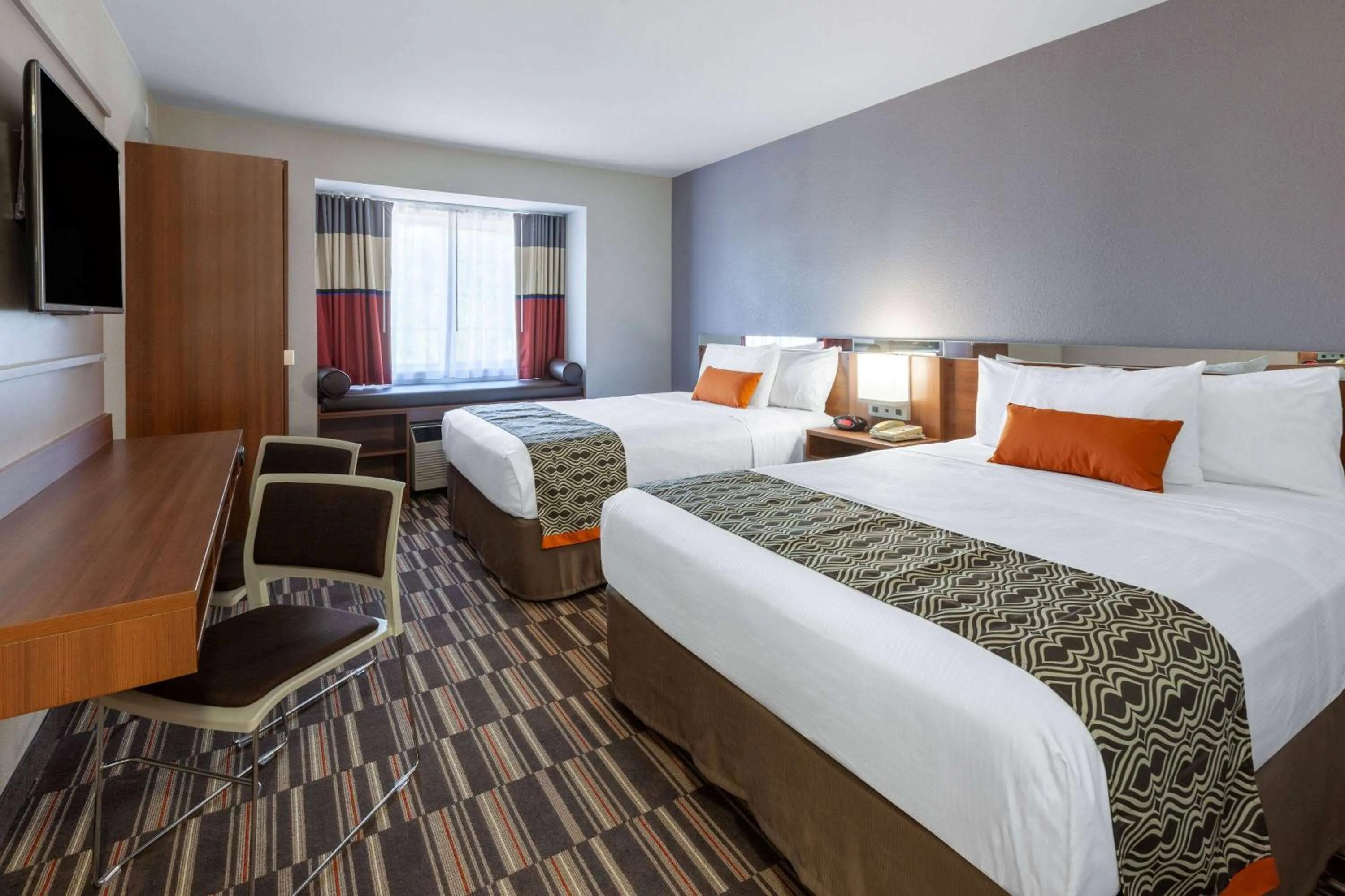 Photo of the whole room, Bed in Microtel Inn & Suites by Wyndham Sunbury - Columbus North