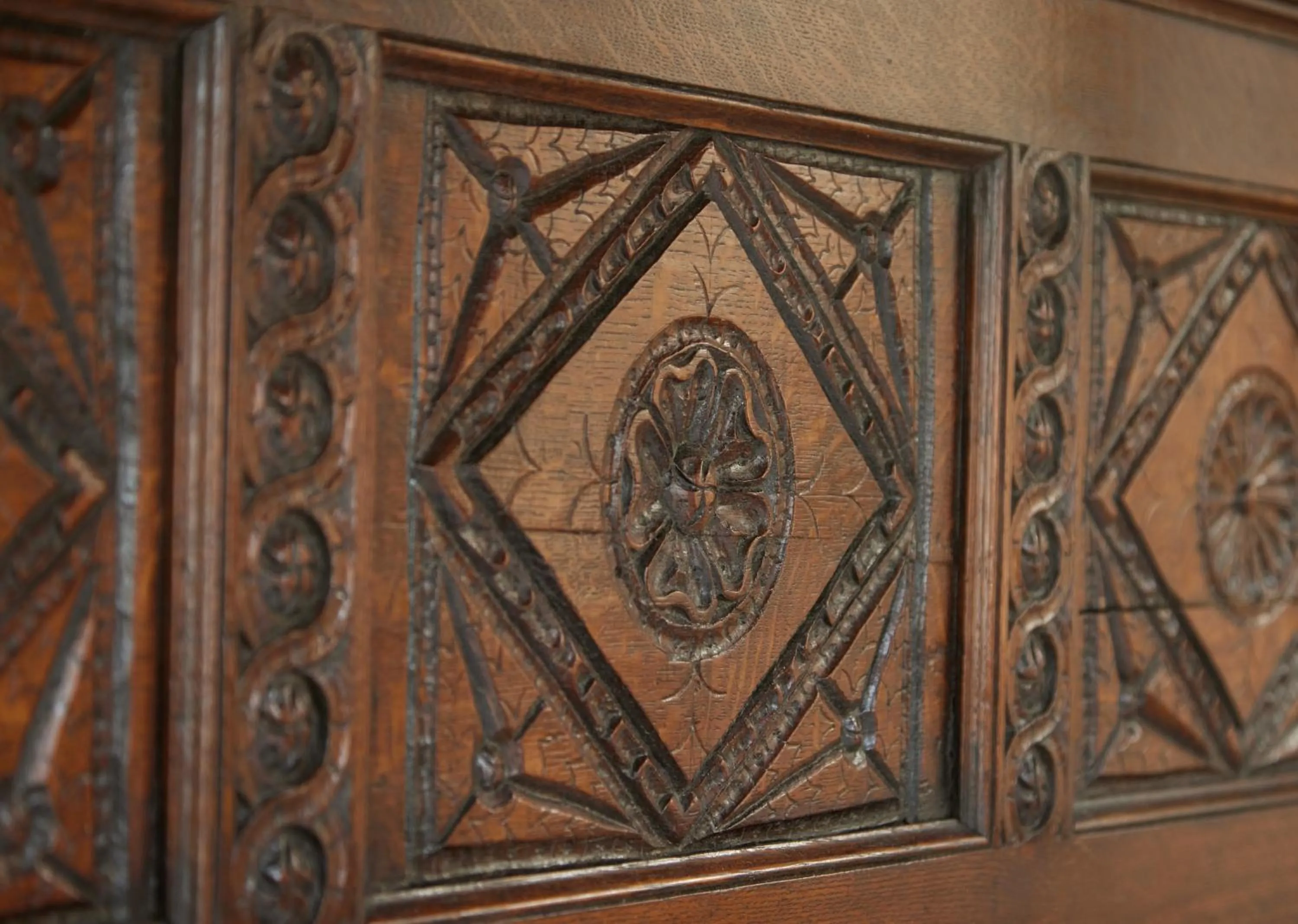 Decorative detail in Kings Arms Hotel by Greene King Inns