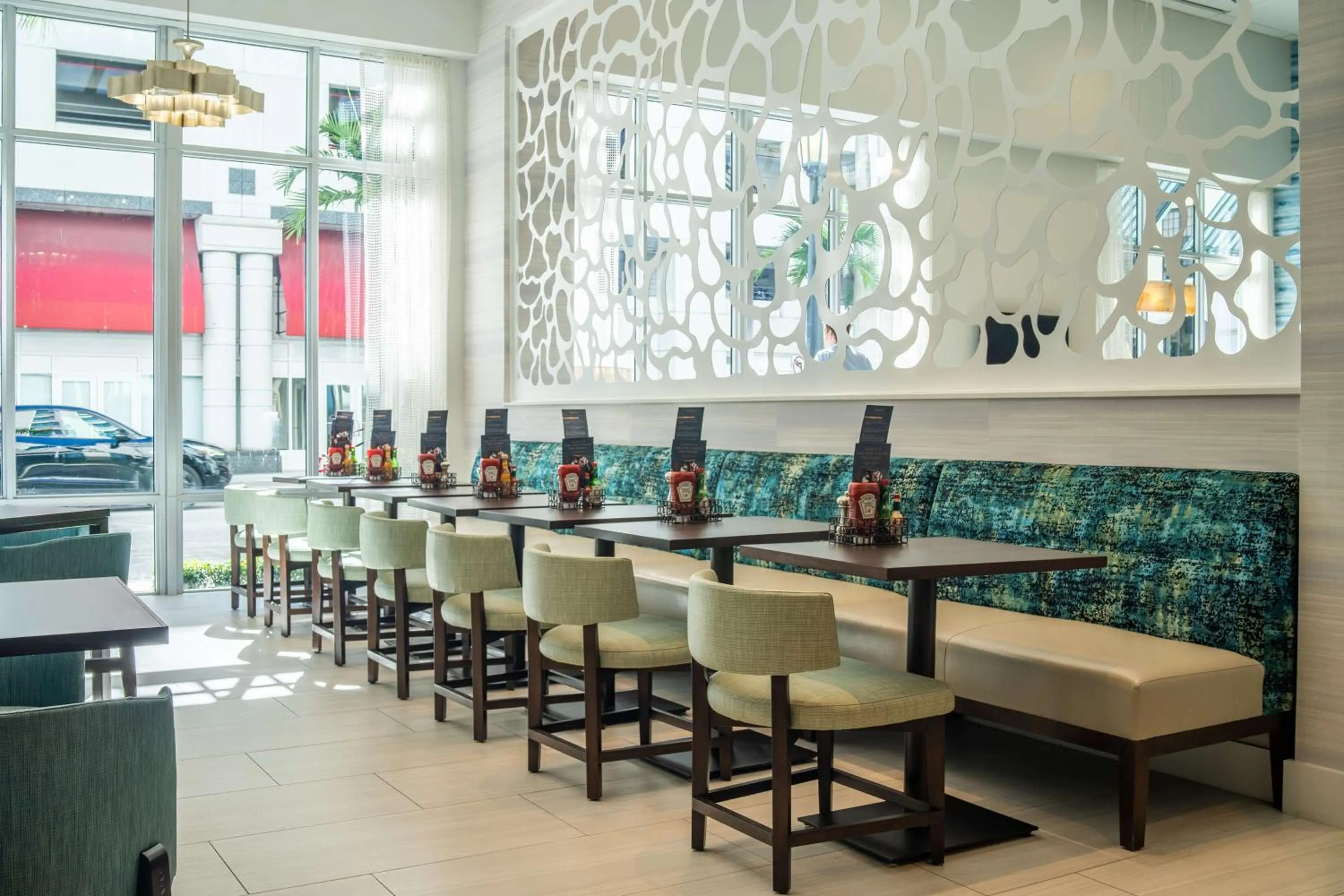 Restaurant/places to eat in Hyatt Place West Palm Beach