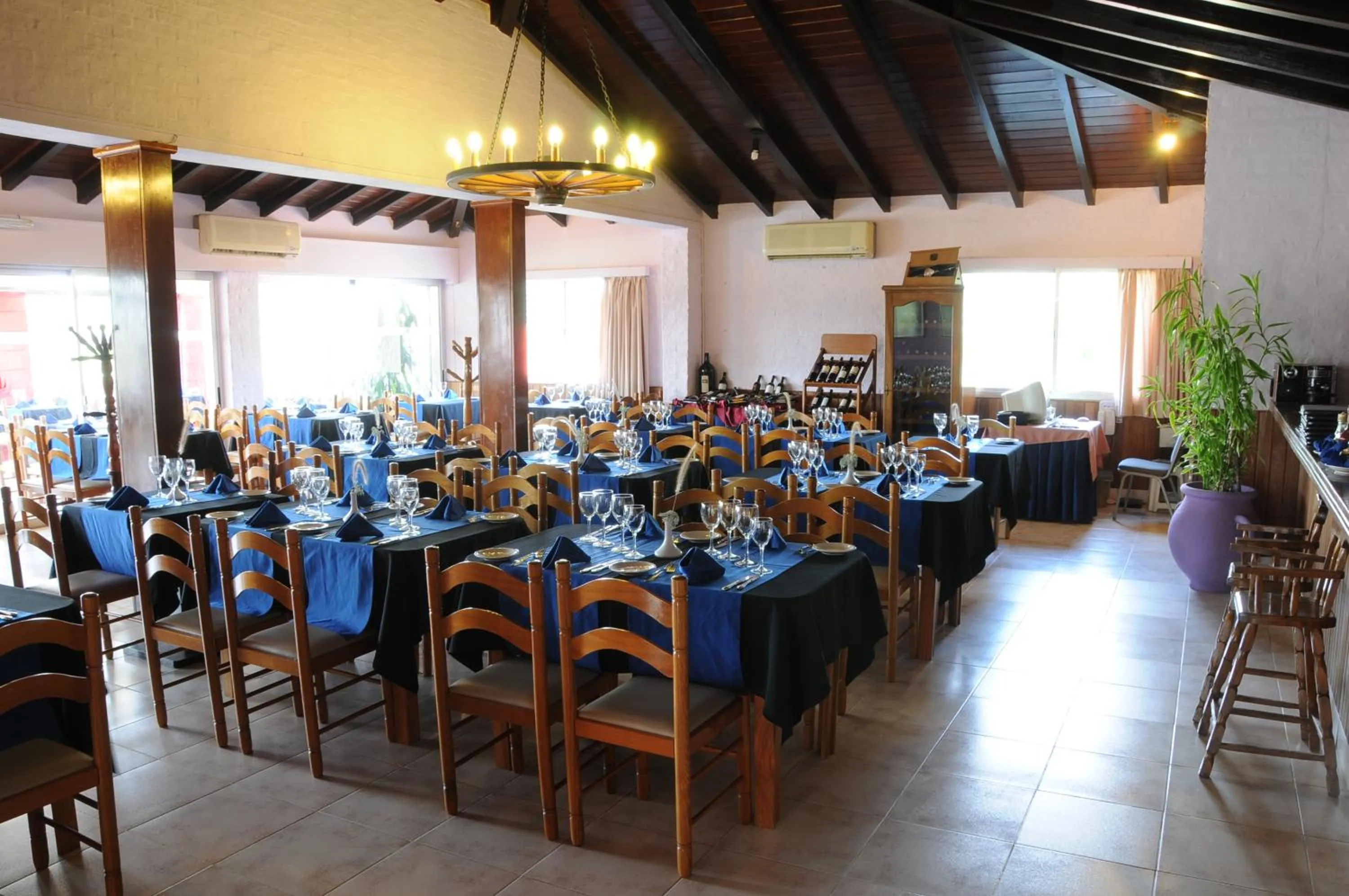 Restaurant/places to eat in Arapey Oasis Termal Hotel
