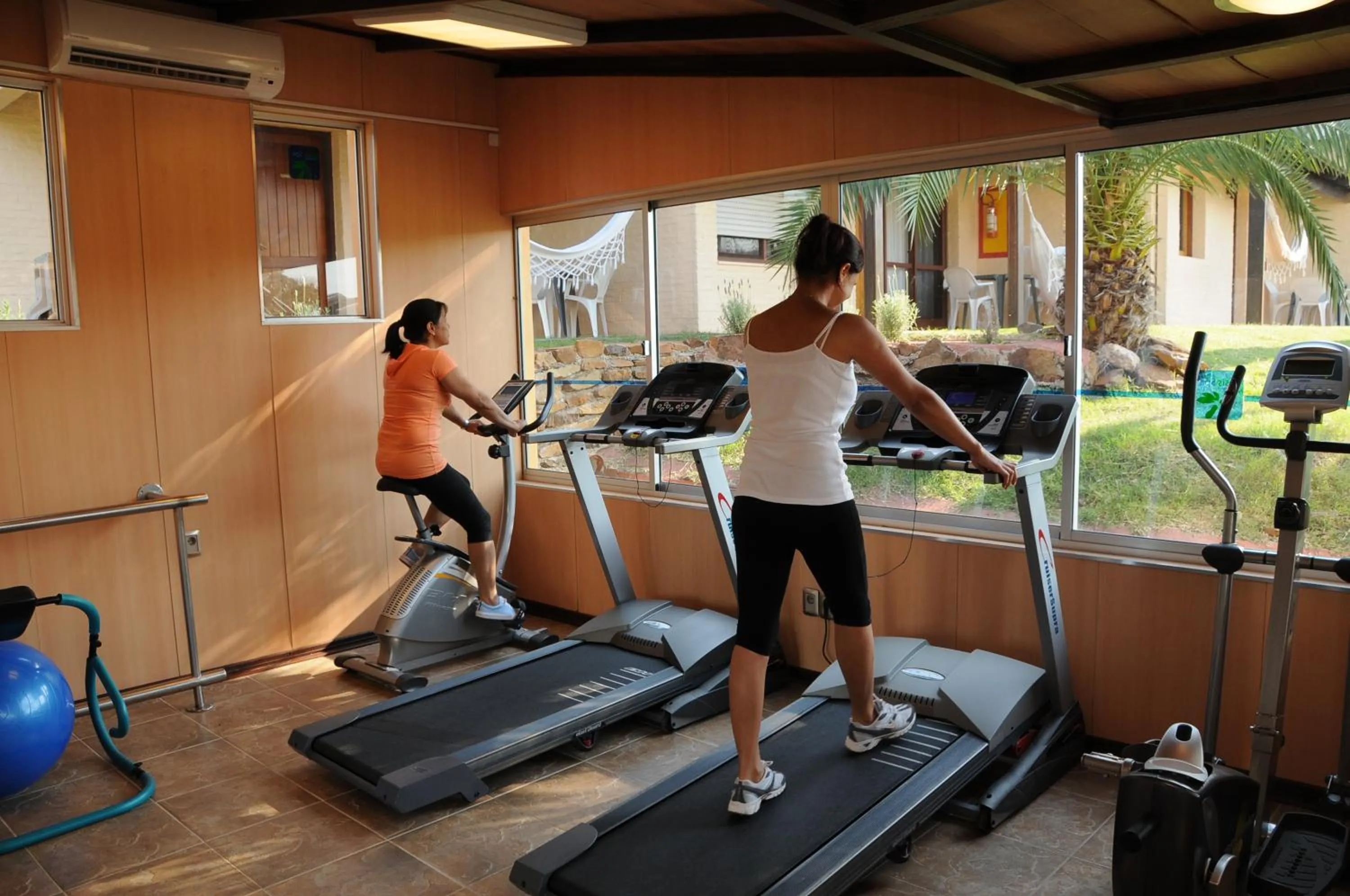 People in Arapey Oasis Termal Hotel