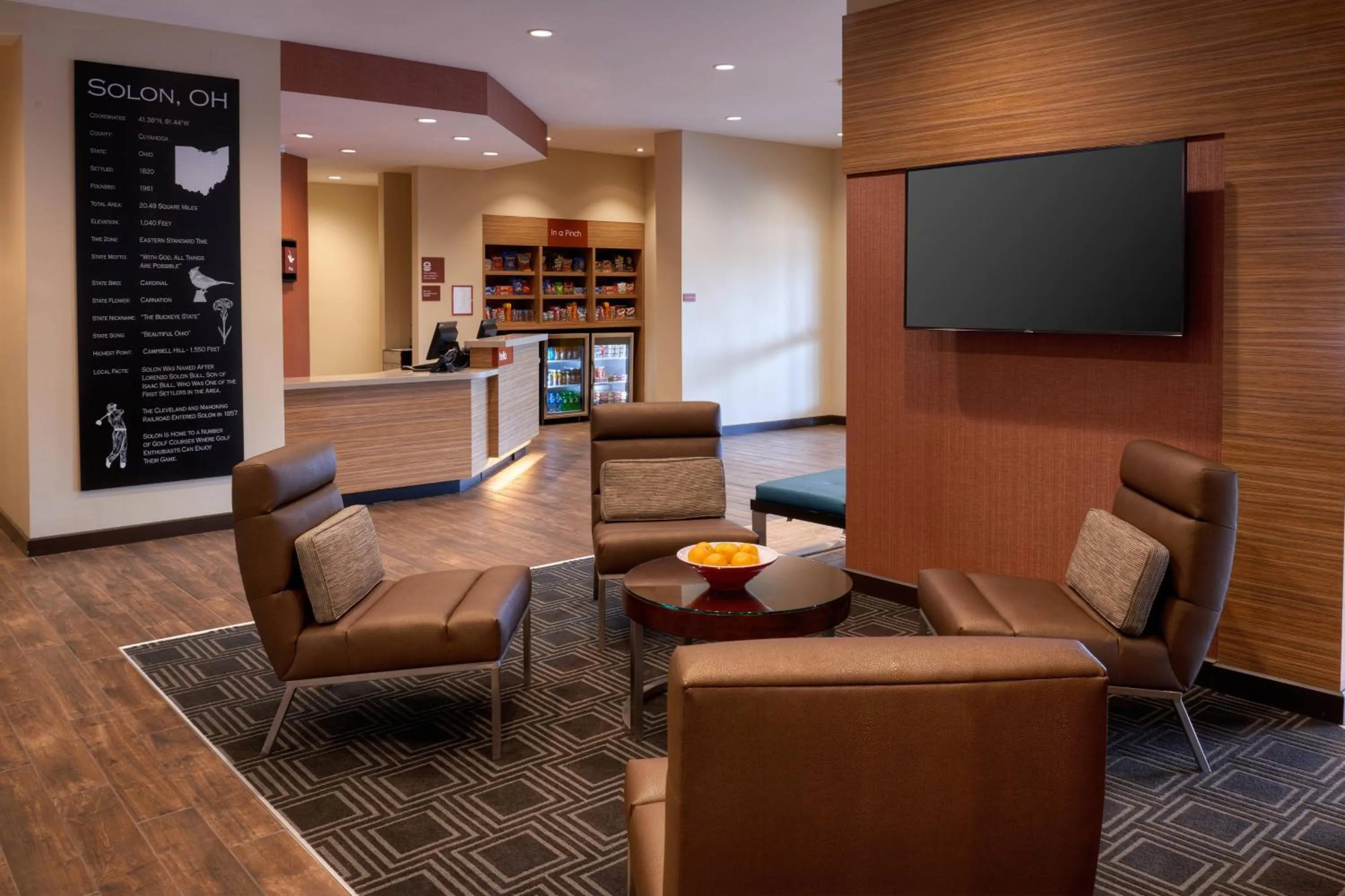 Lobby or reception in TownePlace Suites by Marriott Cleveland Solon