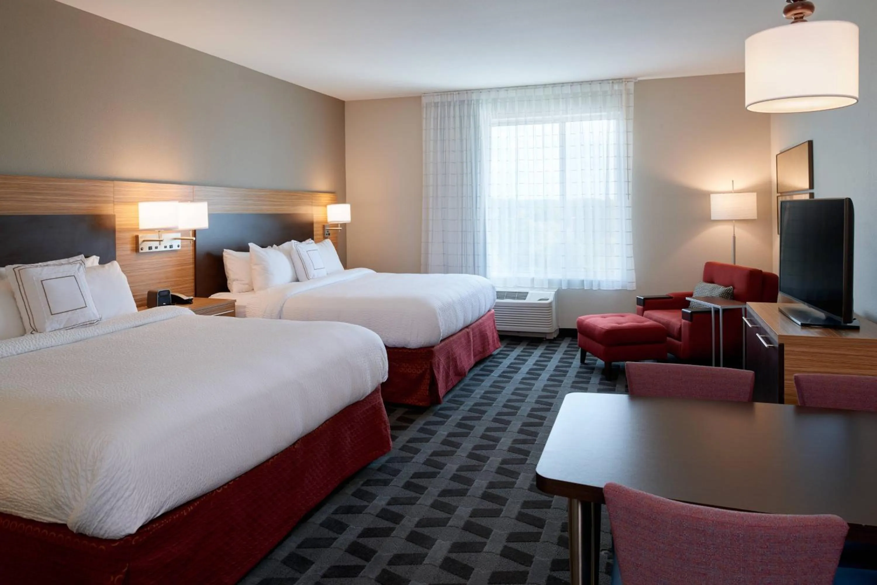 Photo of the whole room, Bed in TownePlace Suites by Marriott Cleveland Solon