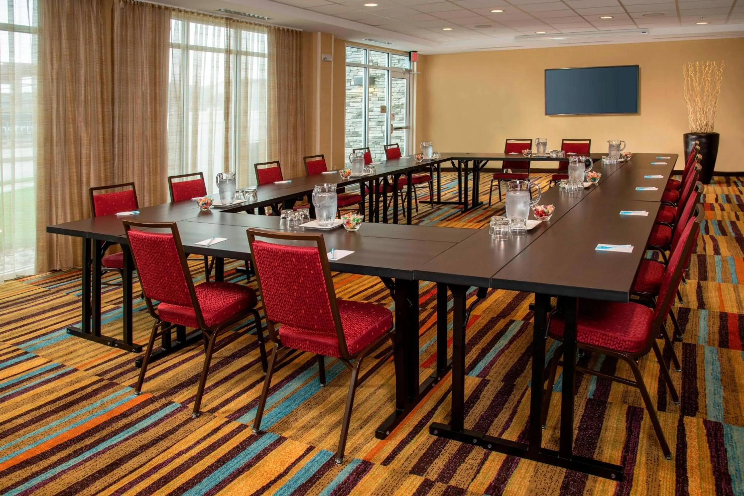 Meeting/conference room in Fairfield Inn & Suites by Marriott Harrisburg International Airport