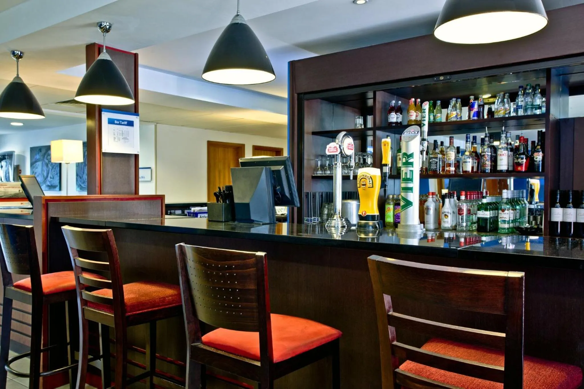 Lounge or bar in Holiday Inn Express Shrewsbury by IHG