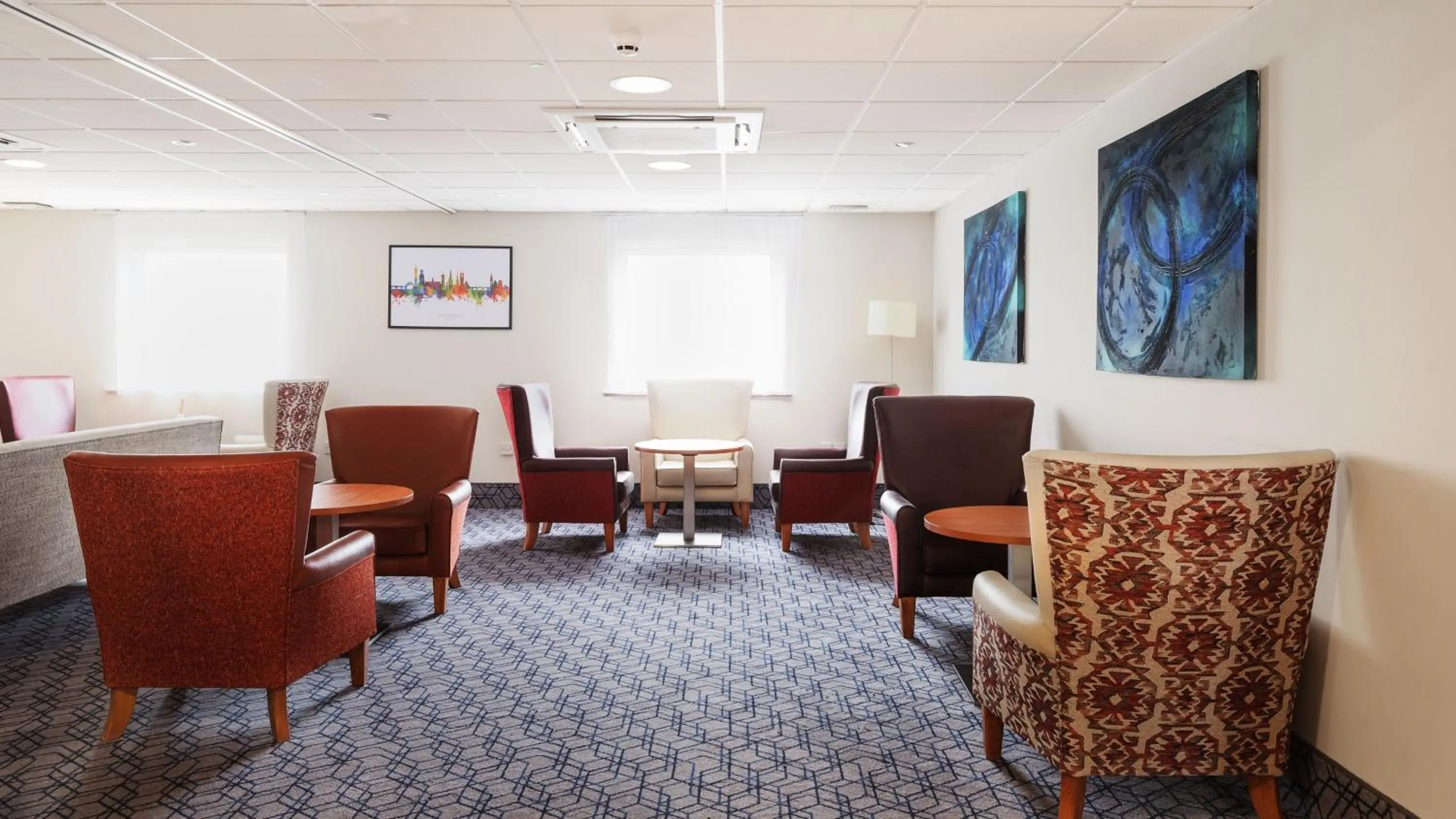 Lounge or bar in Holiday Inn Express Shrewsbury by IHG