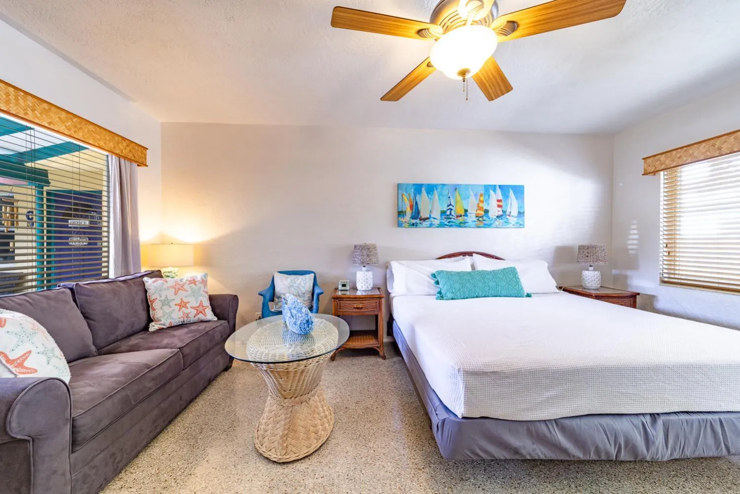 Bed in The Desoto - Oceanview Inn