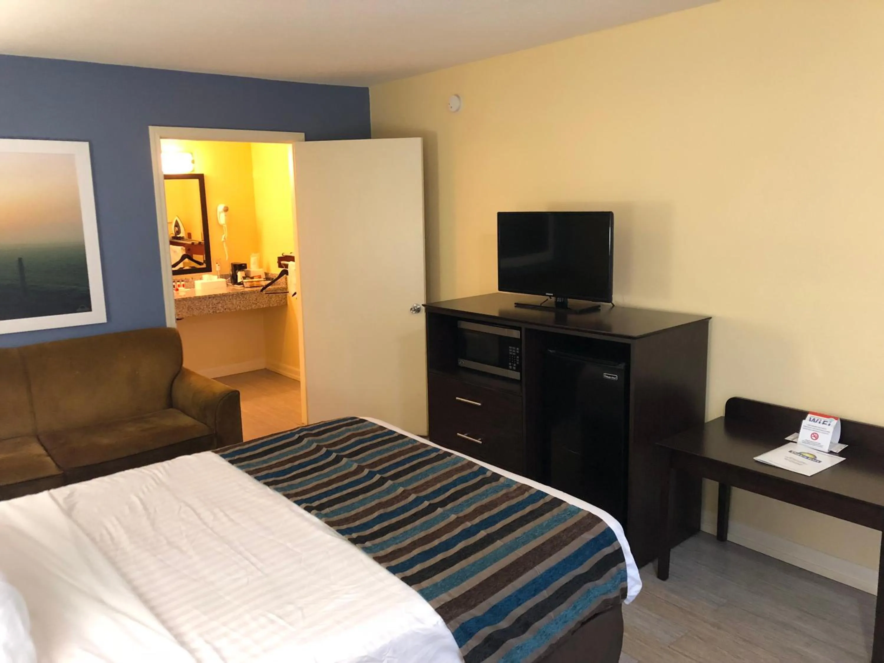 Bed in Days Inn by Wyndham Natchez