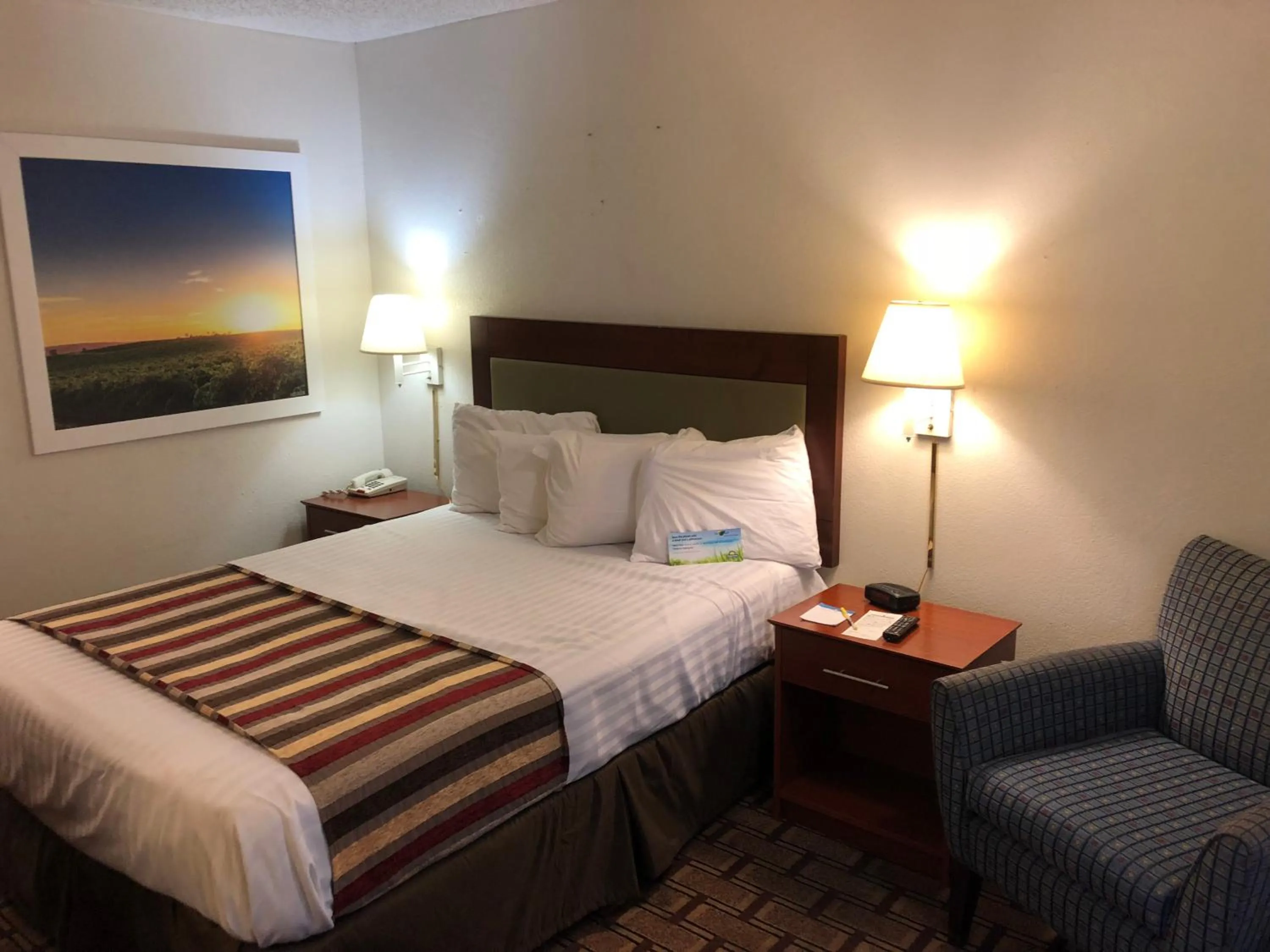 Bed in Days Inn by Wyndham Natchez