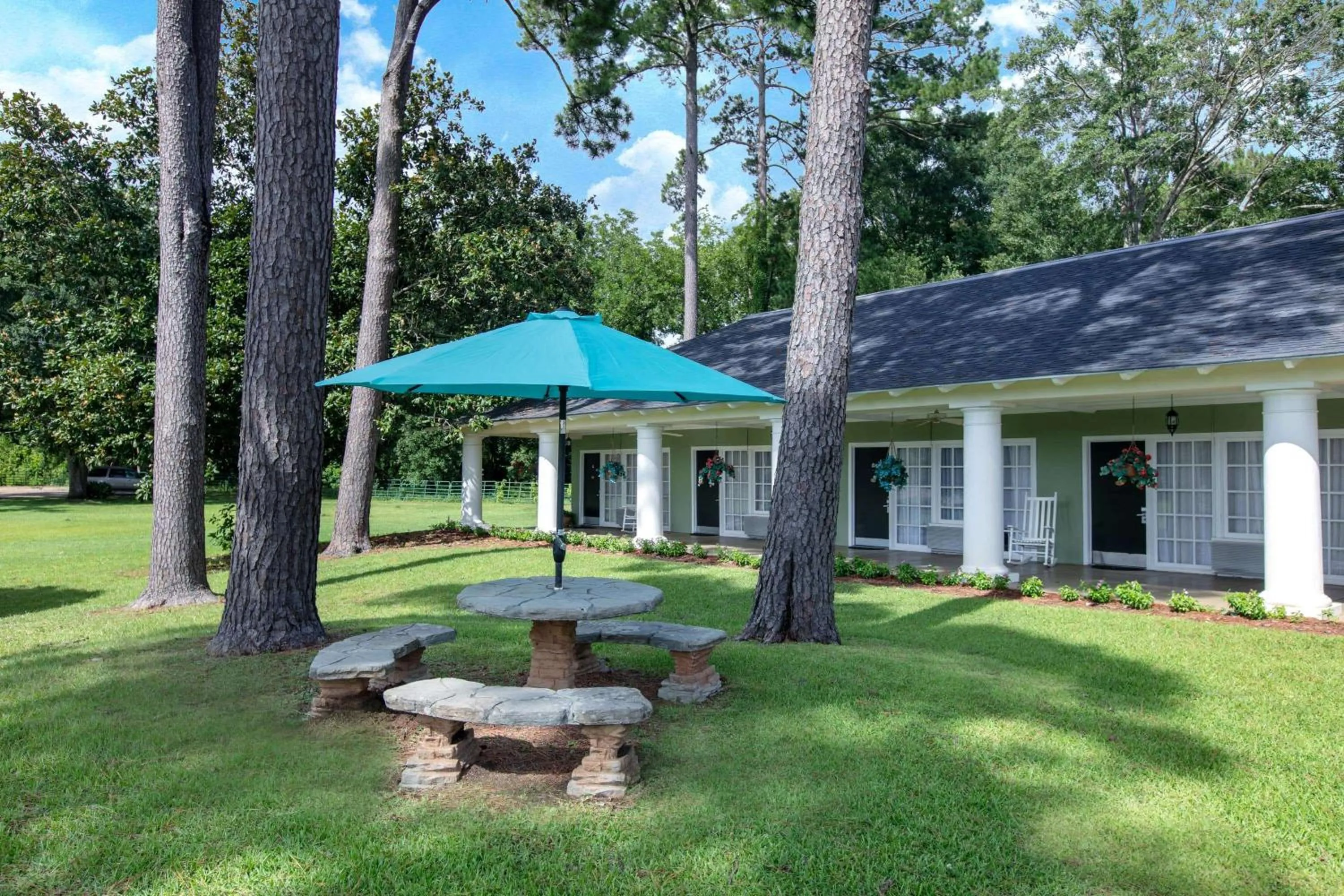 Property building in Days Inn by Wyndham Natchez