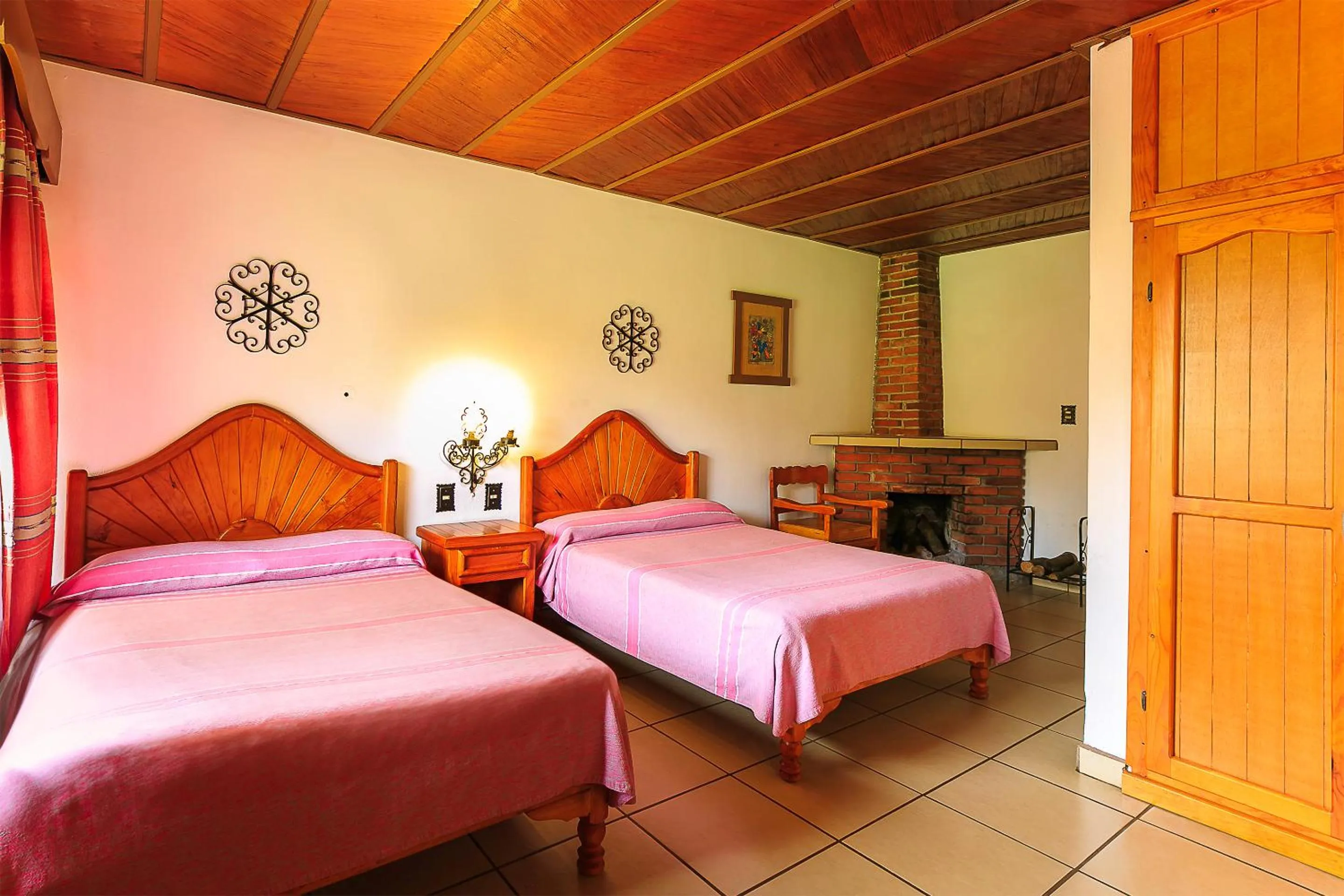 Bed in Hotel Pie de la Sierra