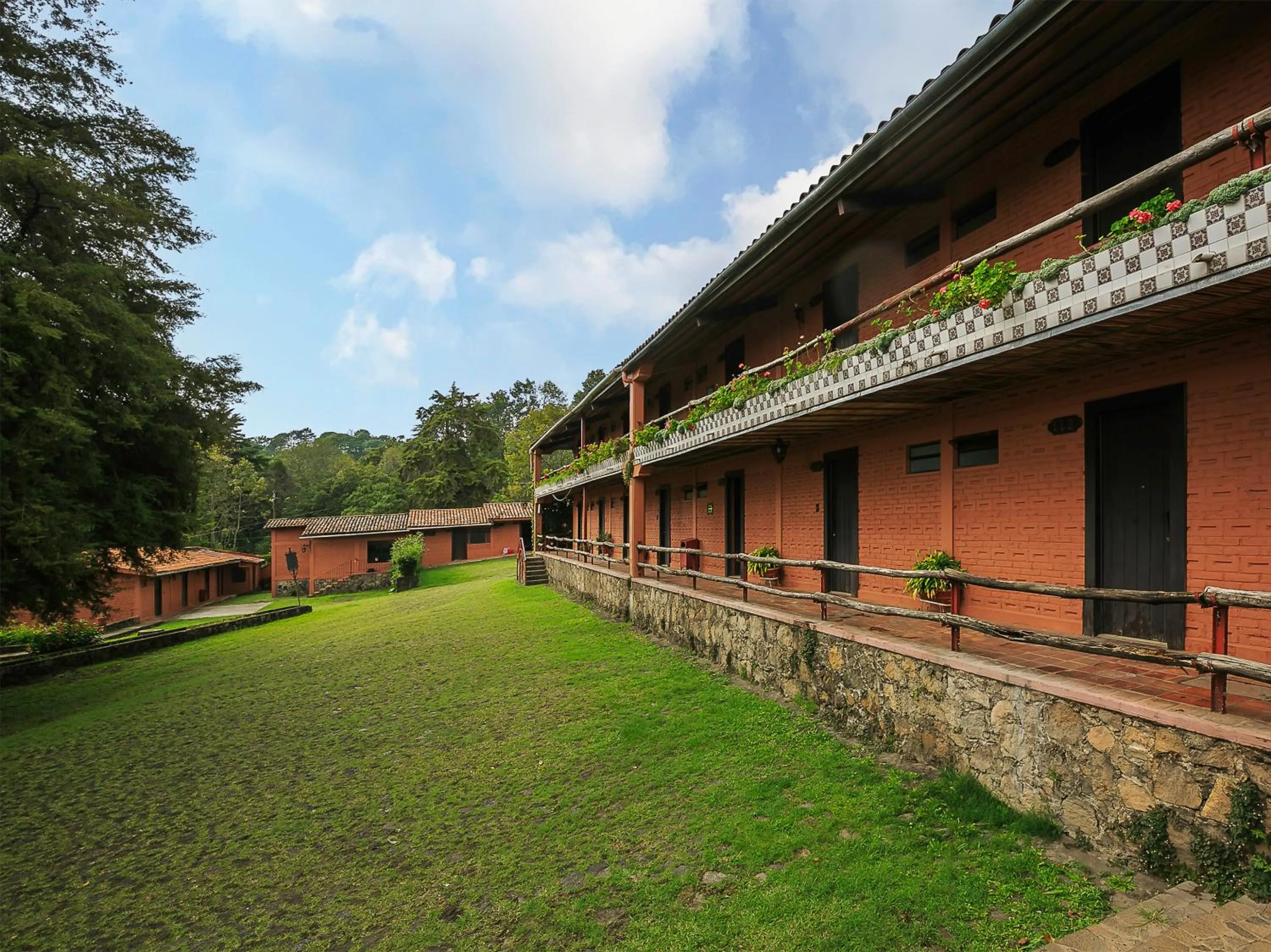 Garden view in Hotel Pie de la Sierra