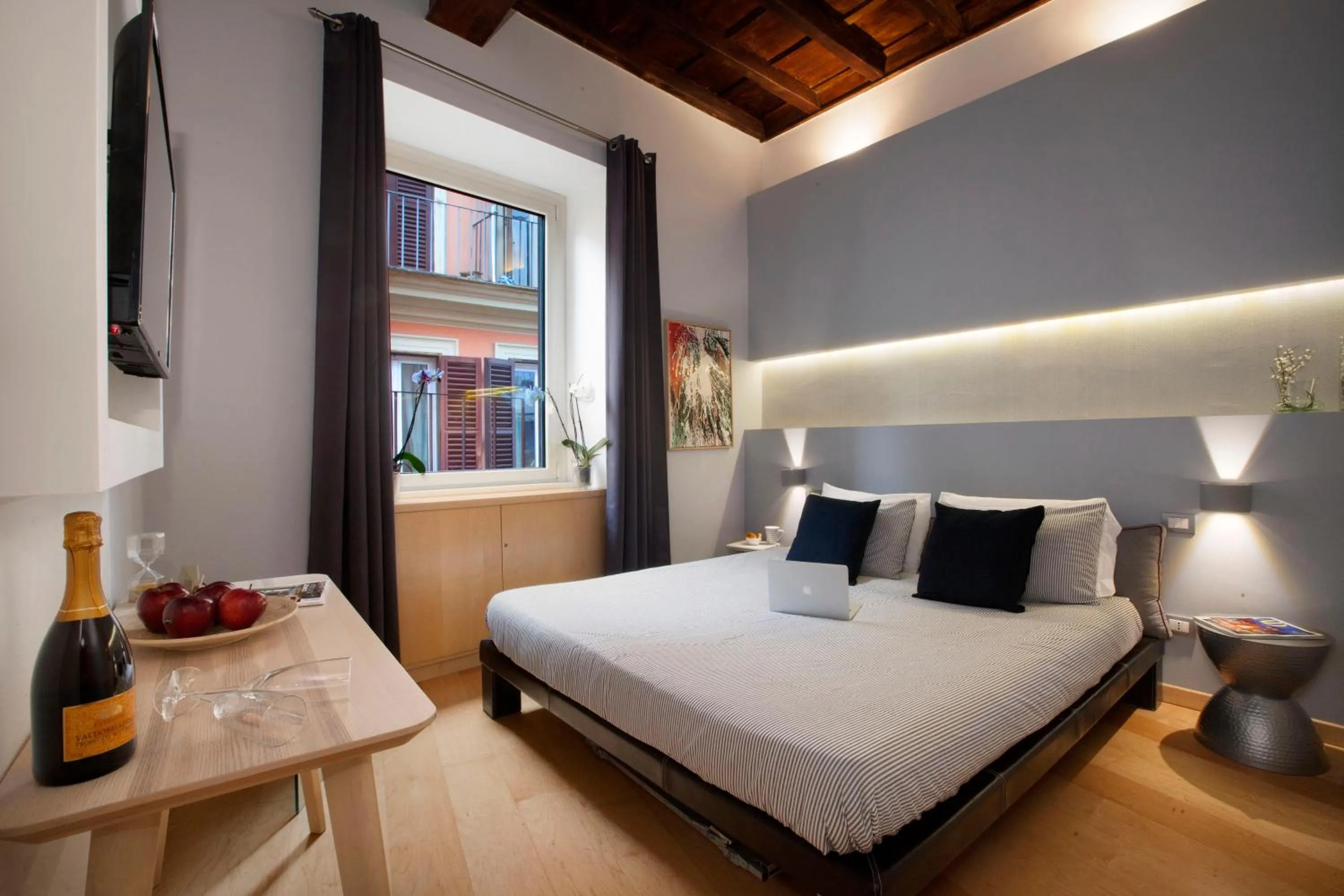 Photo of the whole room, Bed in Delle Grotte Apartment