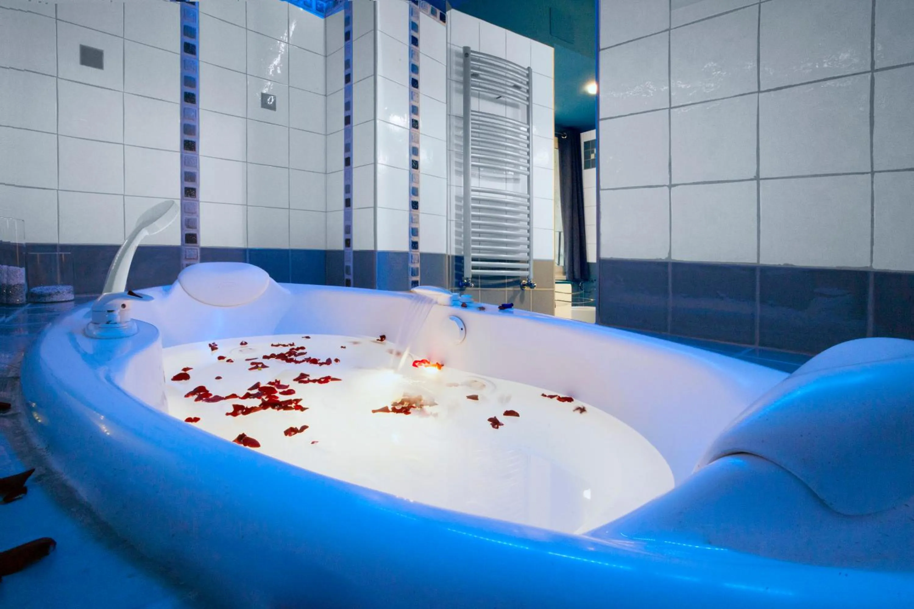 Hot Tub in Delle Grotte Apartment