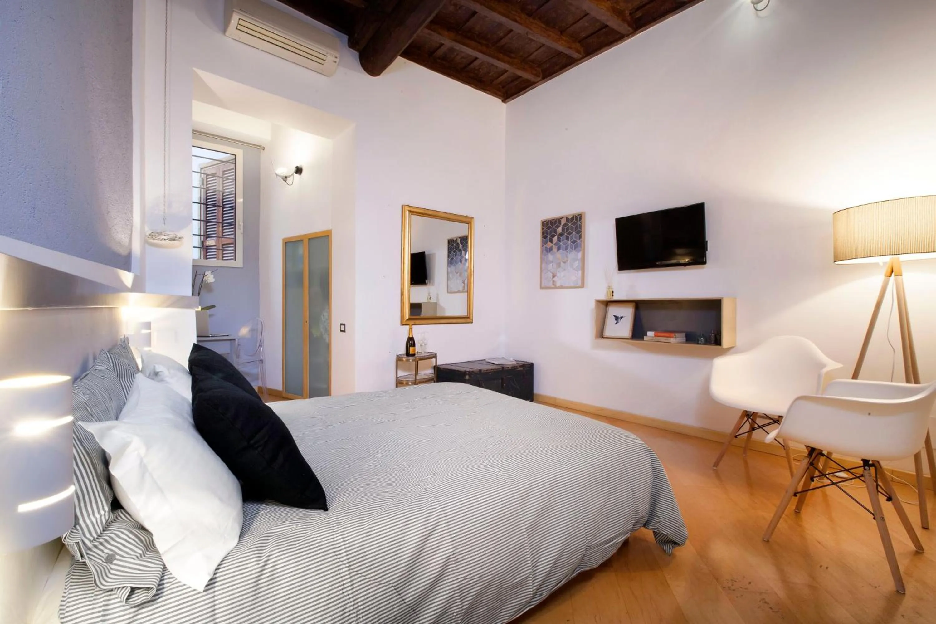 Bedroom, Bed in Delle Grotte Apartment