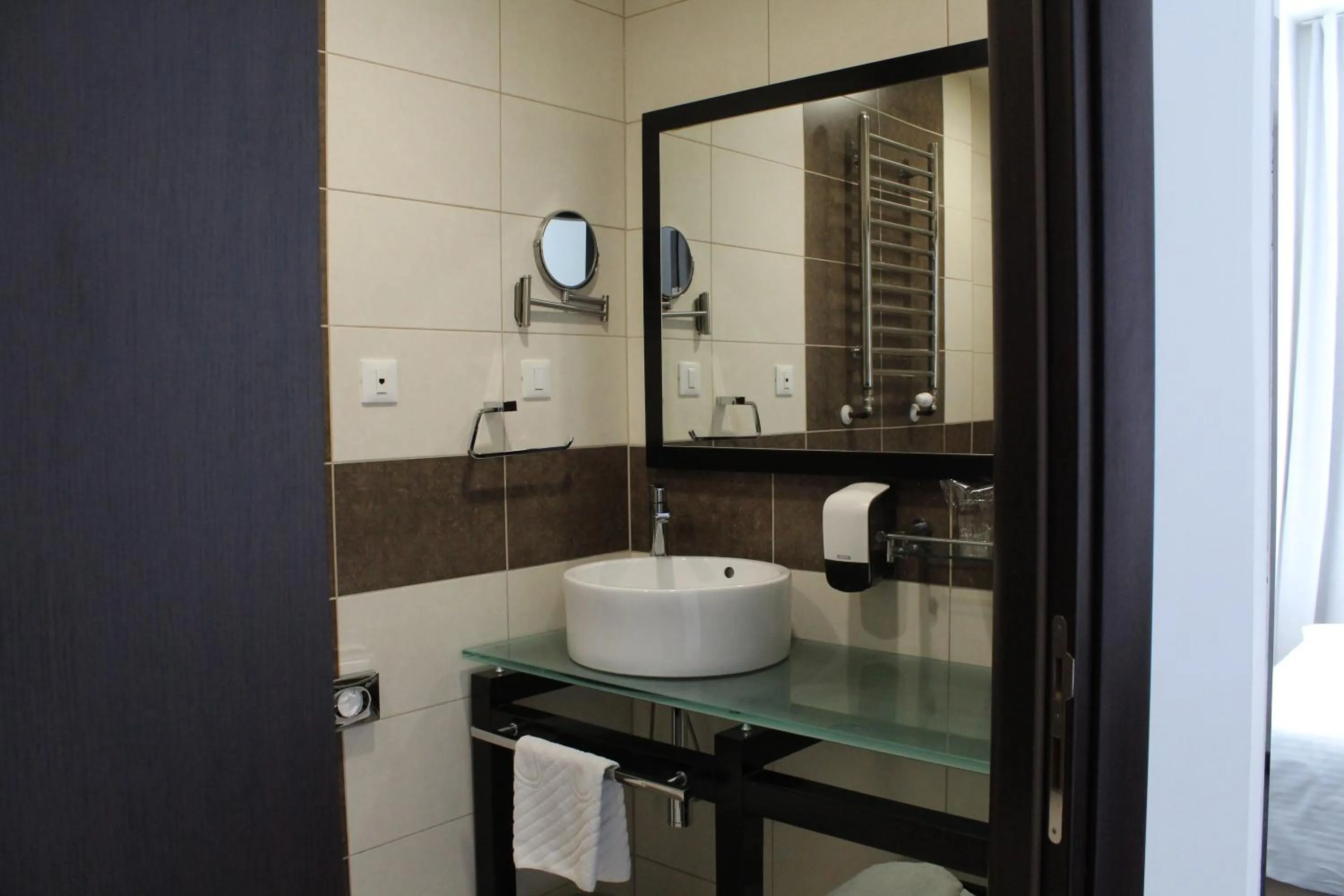 Bathroom in Hotel Diplomat