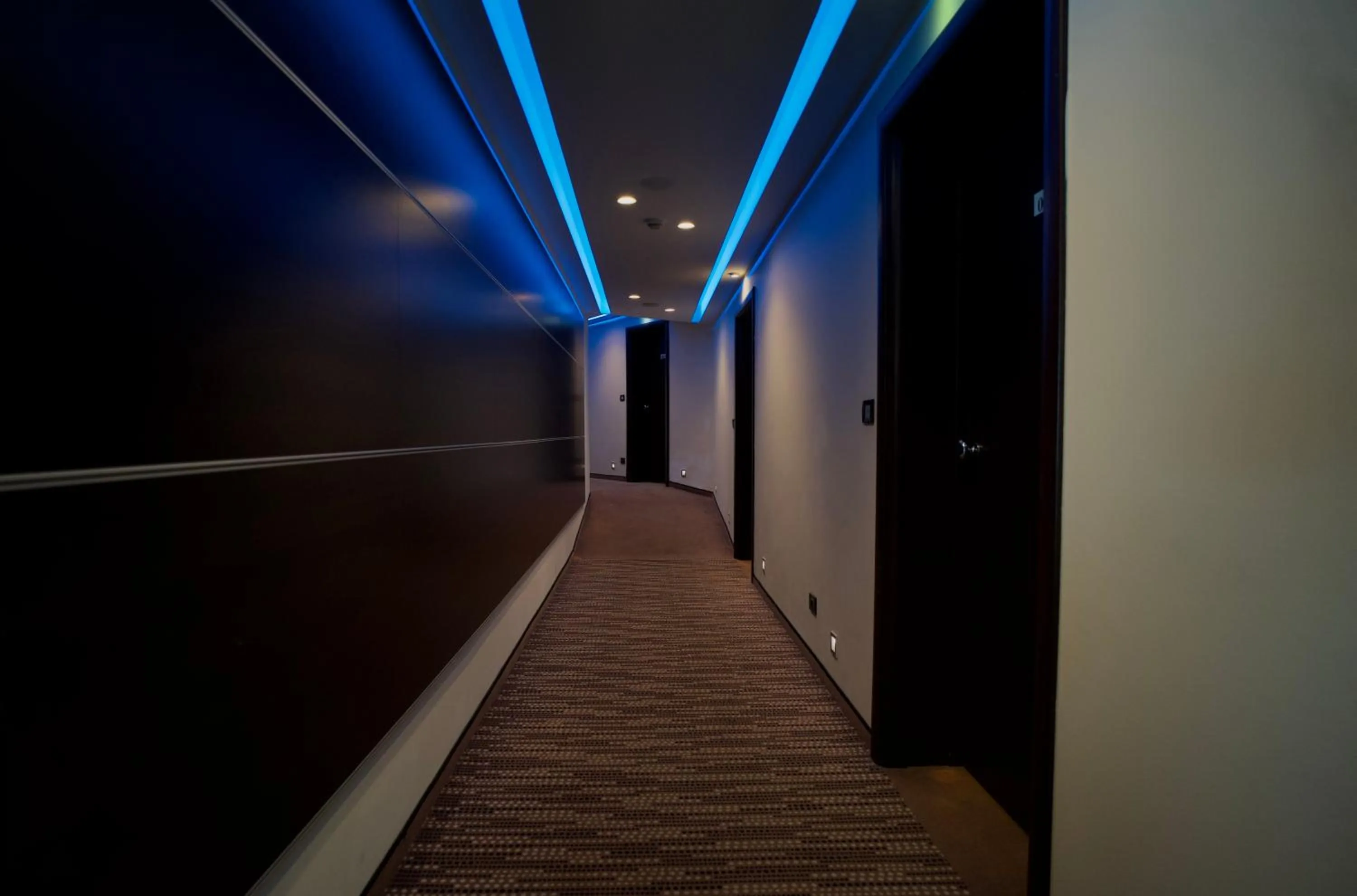 Property building in Hotel Diplomat