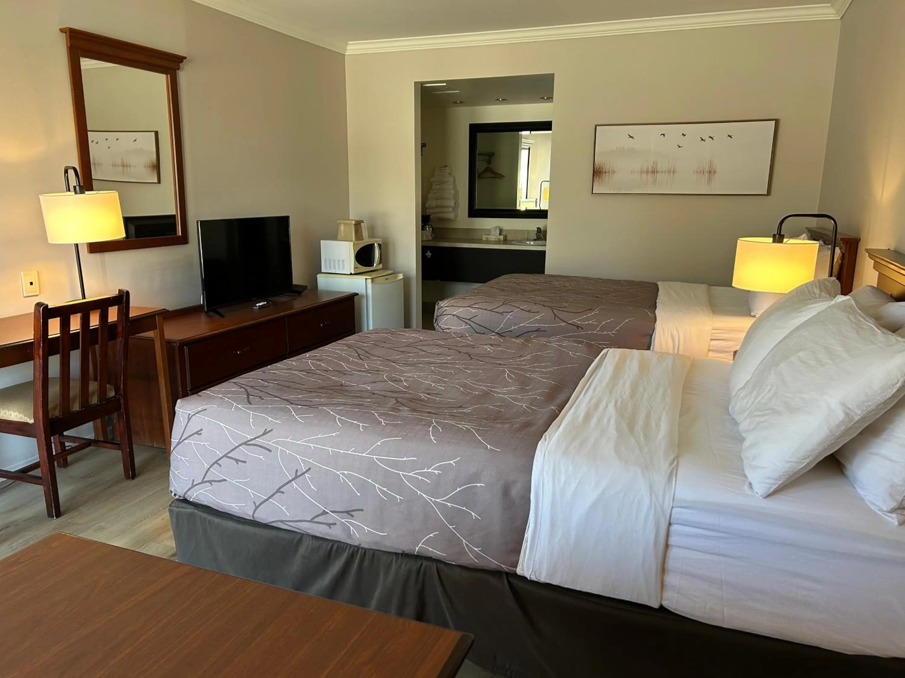 Bedroom, Bed in Rideau Heights Inn