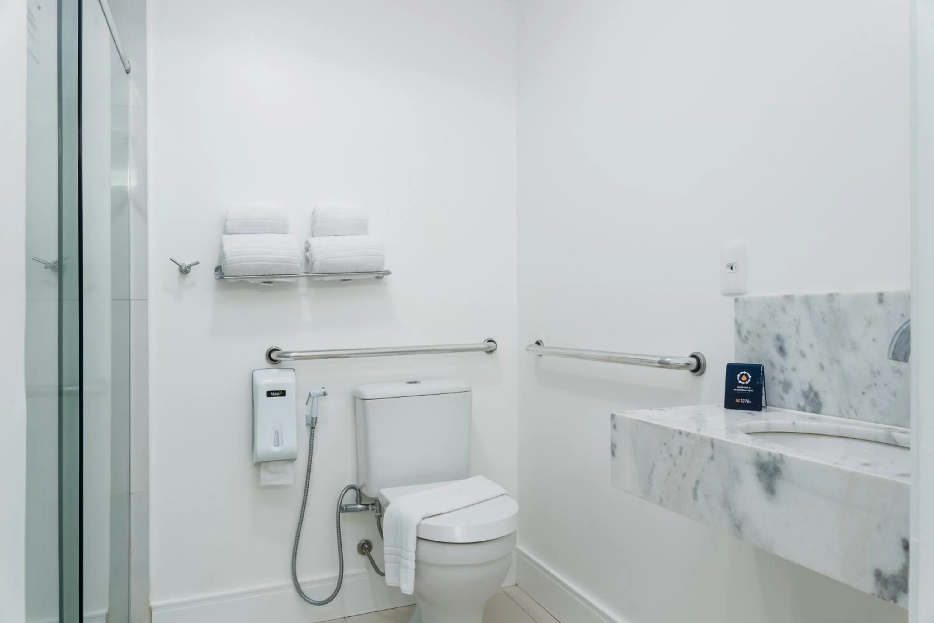 Bathroom in Hotel Brisa Suítes Pajuçara