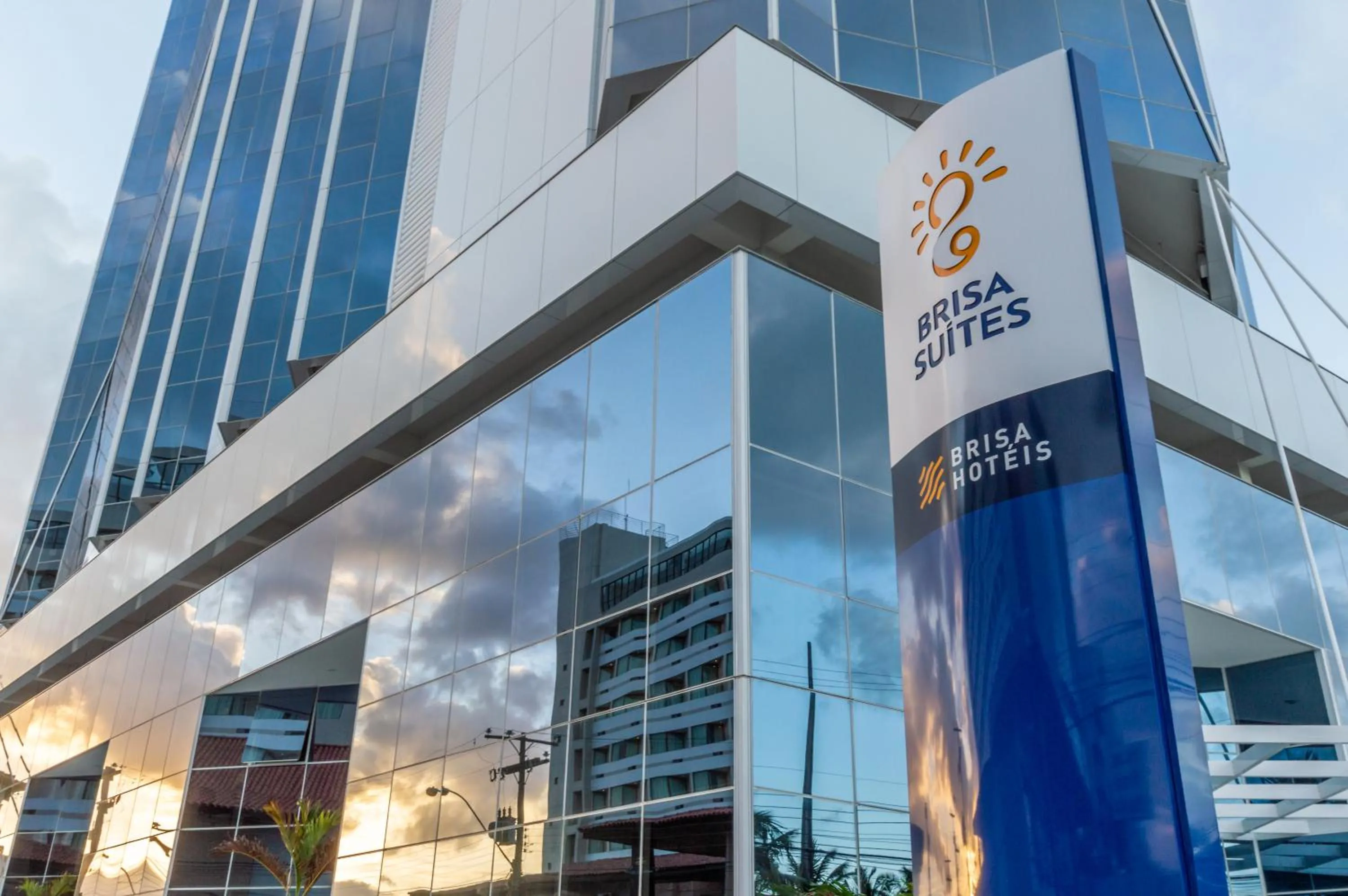 Property building in Hotel Brisa Suítes Pajuçara