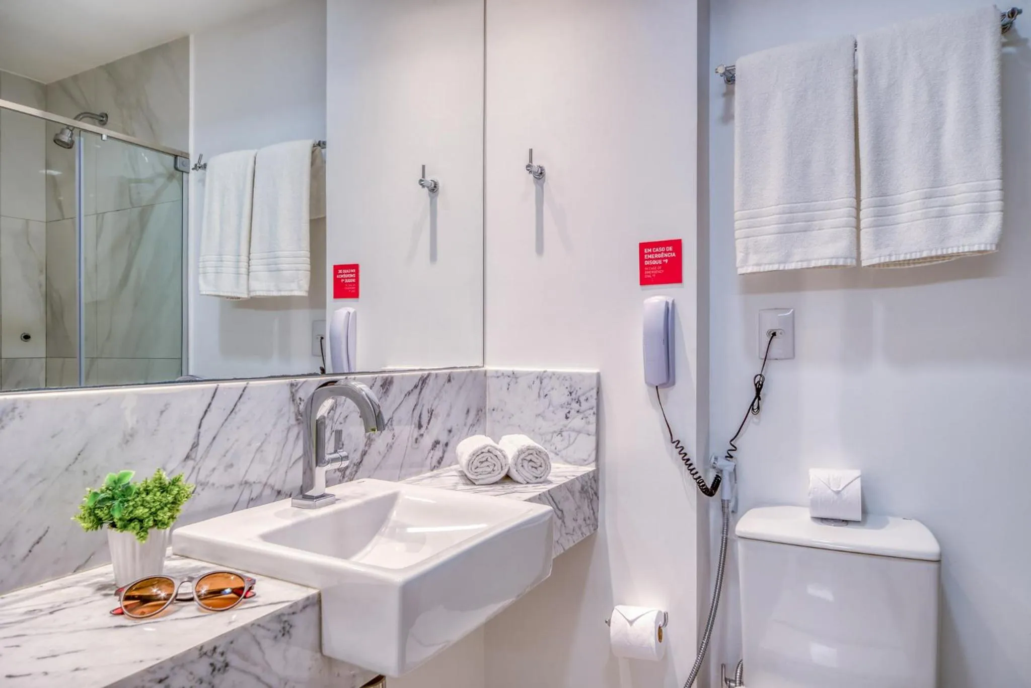 Bathroom in Hotel Brisa Suítes Pajuçara